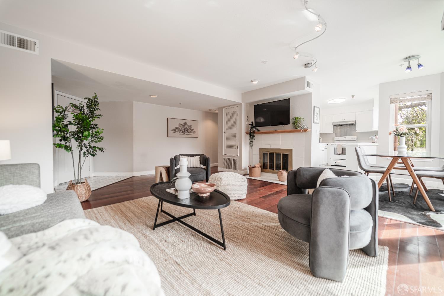 Detail Gallery Image 1 of 25 For 3855 Carter Dr #101,  South San Francisco,  CA 94080 - 2 Beds | 2 Baths