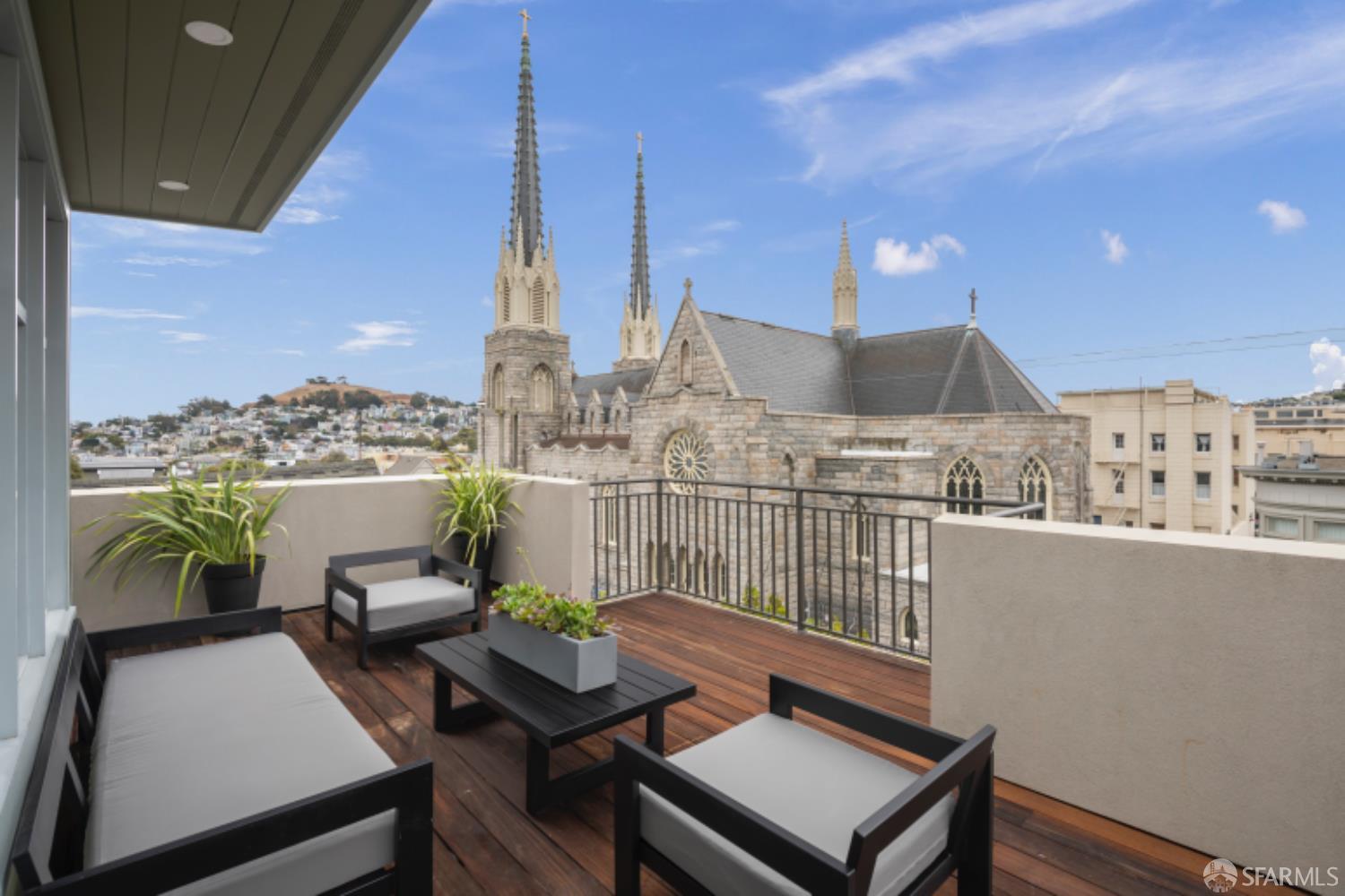 Detail Gallery Image 24 of 60 For 234 Valley St, San Francisco,  CA 94131 - 4 Beds | 3/1 Baths