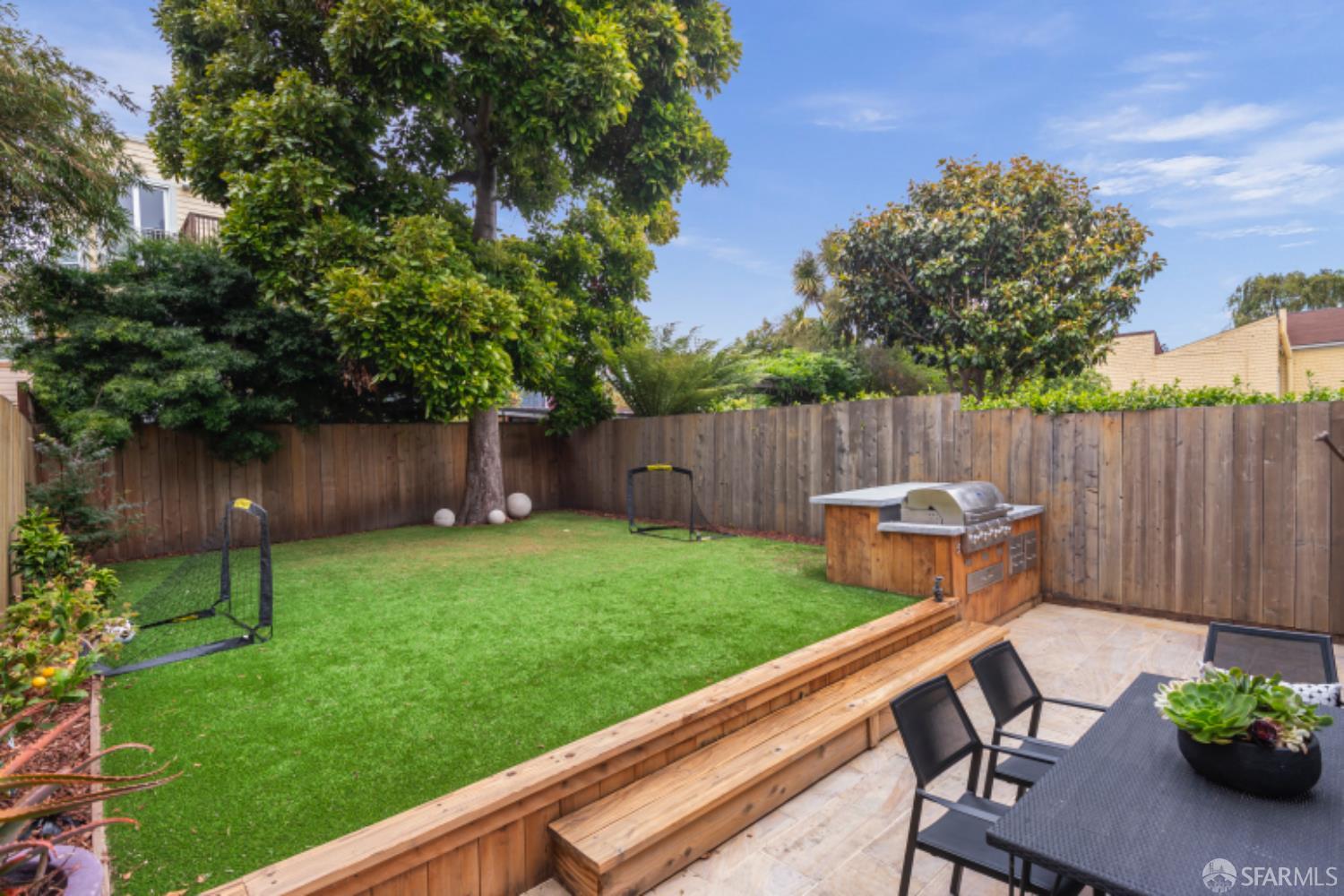 Detail Gallery Image 45 of 60 For 234 Valley St, San Francisco,  CA 94131 - 4 Beds | 3/1 Baths