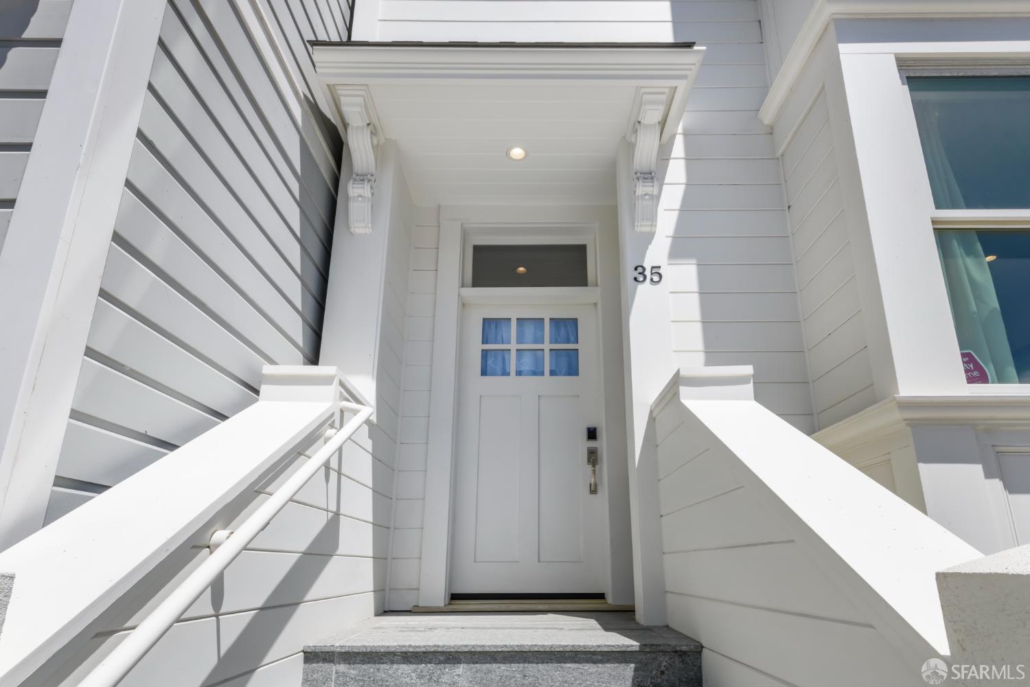 Detail Gallery Image 2 of 20 For 35 Hattie St, San Francisco,  CA 94114 - 5 Beds | 4/1 Baths