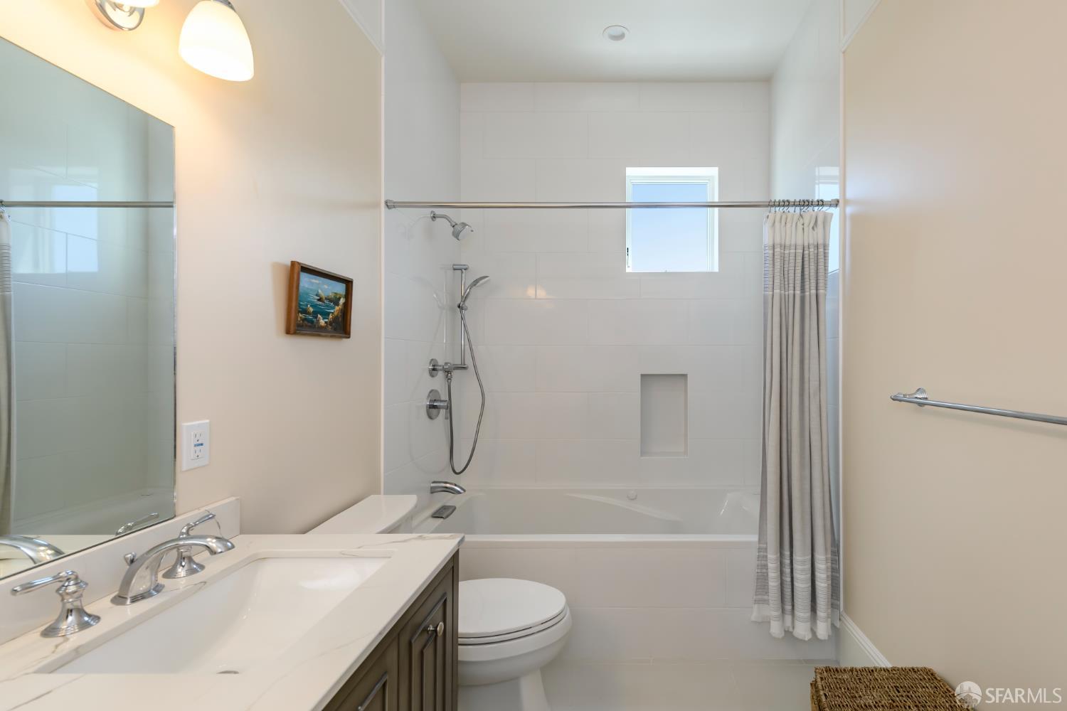Detail Gallery Image 16 of 20 For 35 Hattie St, San Francisco,  CA 94114 - 5 Beds | 4/1 Baths