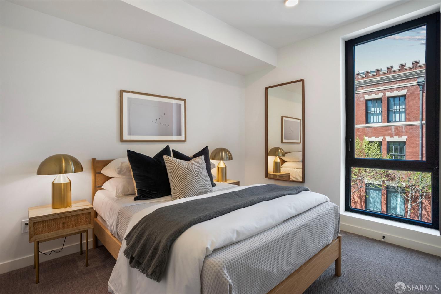 Detail Gallery Image 5 of 13 For 915 North Point St #G2,  San Francisco,  CA 94109 - 2 Beds | 2 Baths