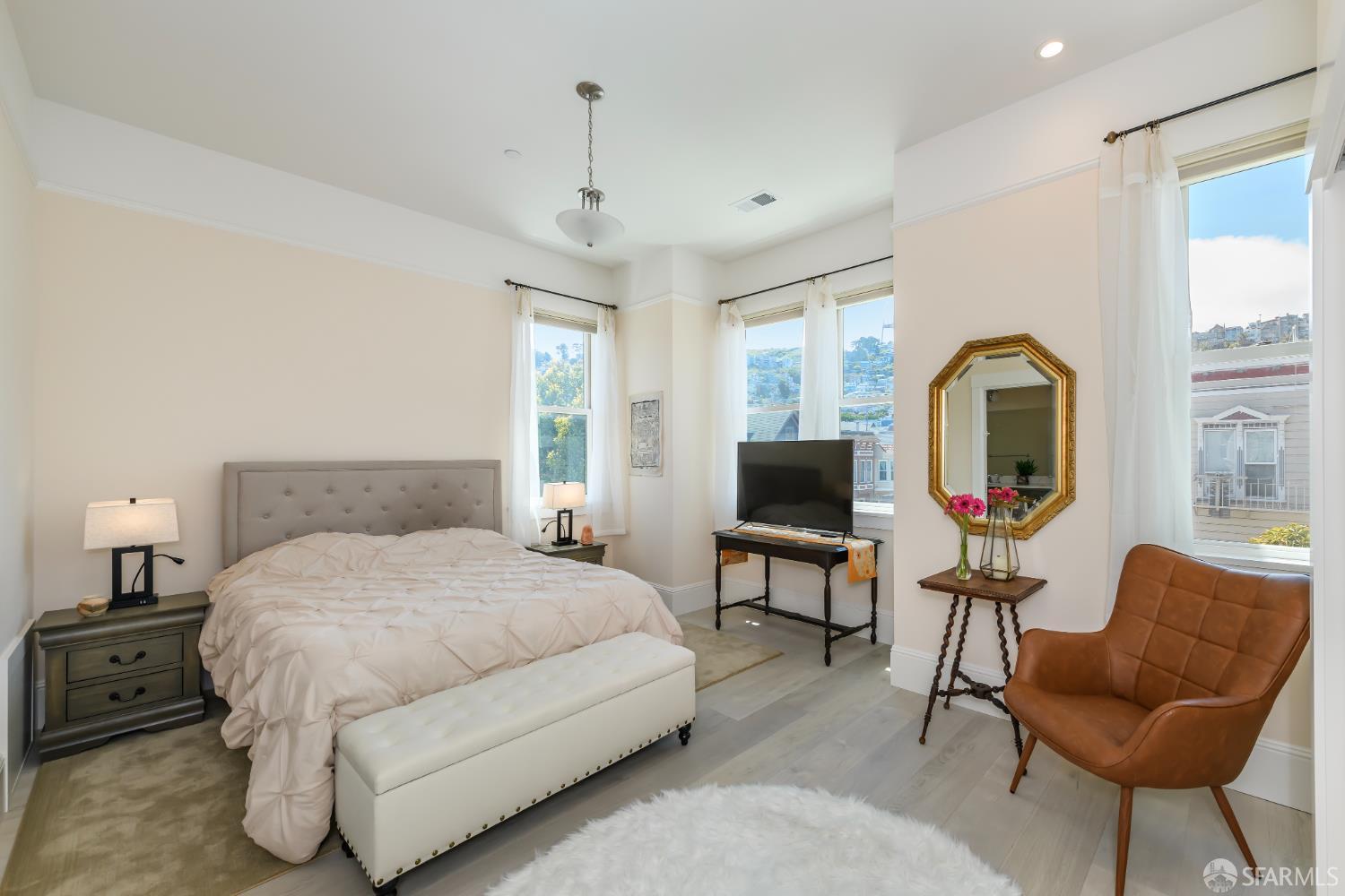 Detail Gallery Image 15 of 20 For 35 Hattie St, San Francisco,  CA 94114 - 5 Beds | 4/1 Baths