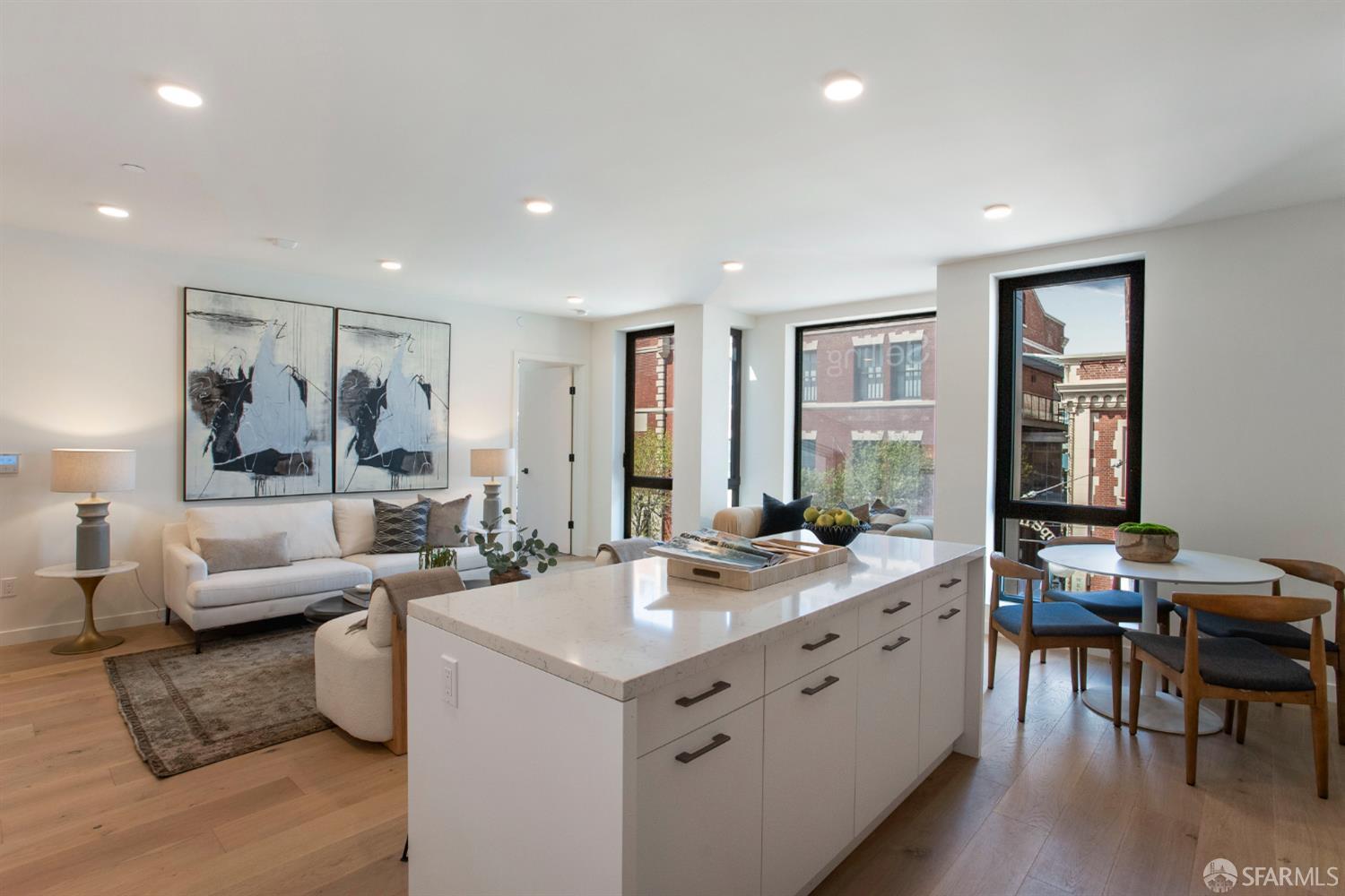 Detail Gallery Image 2 of 13 For 915 North Point St #G2,  San Francisco,  CA 94109 - 2 Beds | 2 Baths