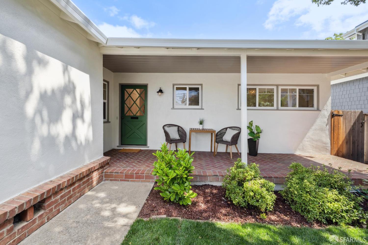 Detail Gallery Image 6 of 71 For 885 Elm St, San Carlos,  CA 94070 - 3 Beds | 2 Baths