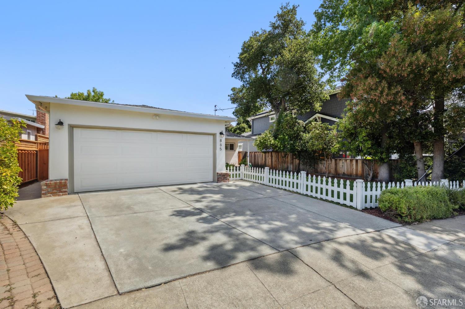 Detail Gallery Image 3 of 71 For 885 Elm St, San Carlos,  CA 94070 - 3 Beds | 2 Baths