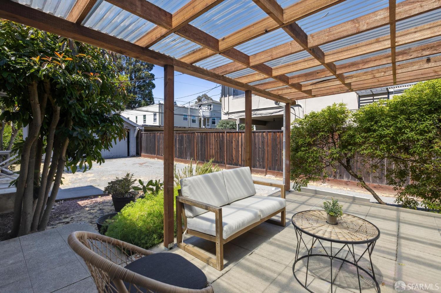 Detail Gallery Image 42 of 76 For 1115 Capuchino Ave, Burlingame,  CA 94010 - 4 Beds | 2 Baths