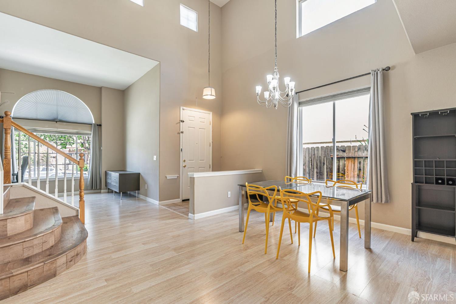 Detail Gallery Image 15 of 50 For 2415 Crystal Way, Antioch,  CA 94531 - 4 Beds | 2/1 Baths