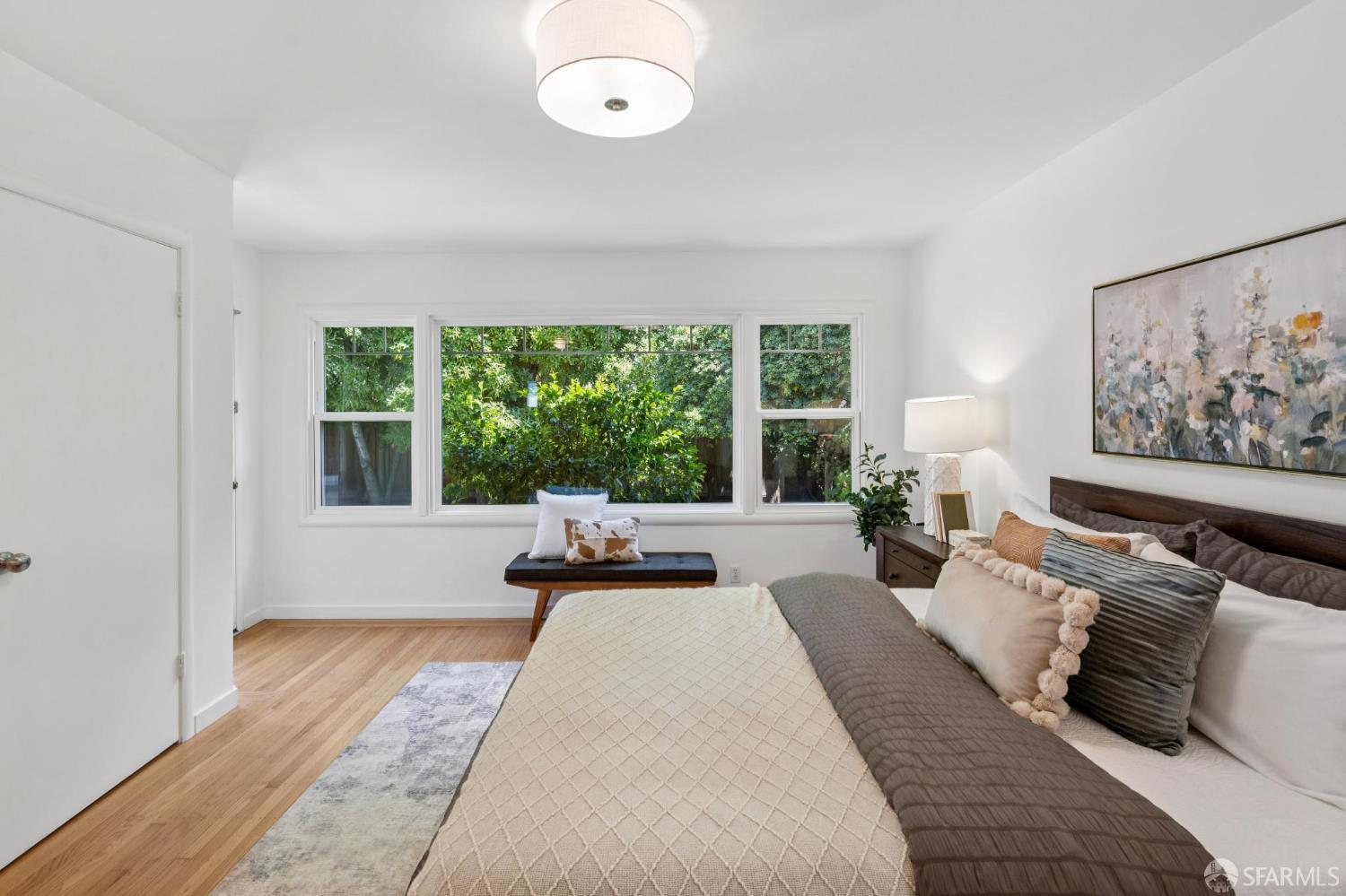 Detail Gallery Image 35 of 71 For 885 Elm St, San Carlos,  CA 94070 - 3 Beds | 2 Baths