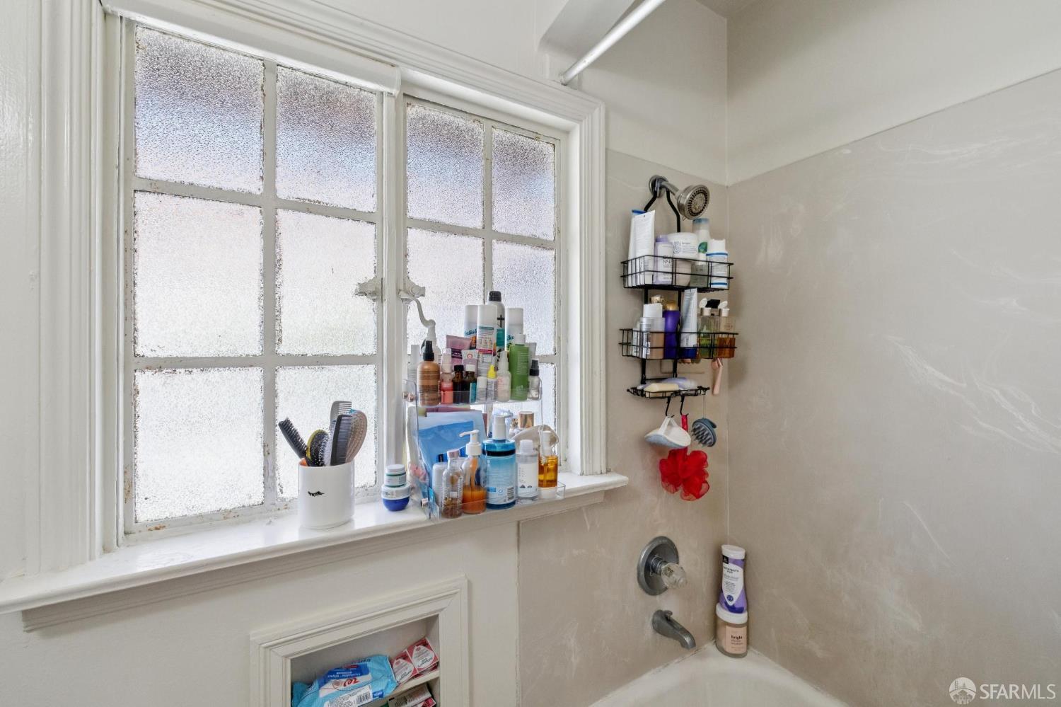 Detail Gallery Image 58 of 76 For 1115 Capuchino Ave, Burlingame,  CA 94010 - 4 Beds | 2 Baths