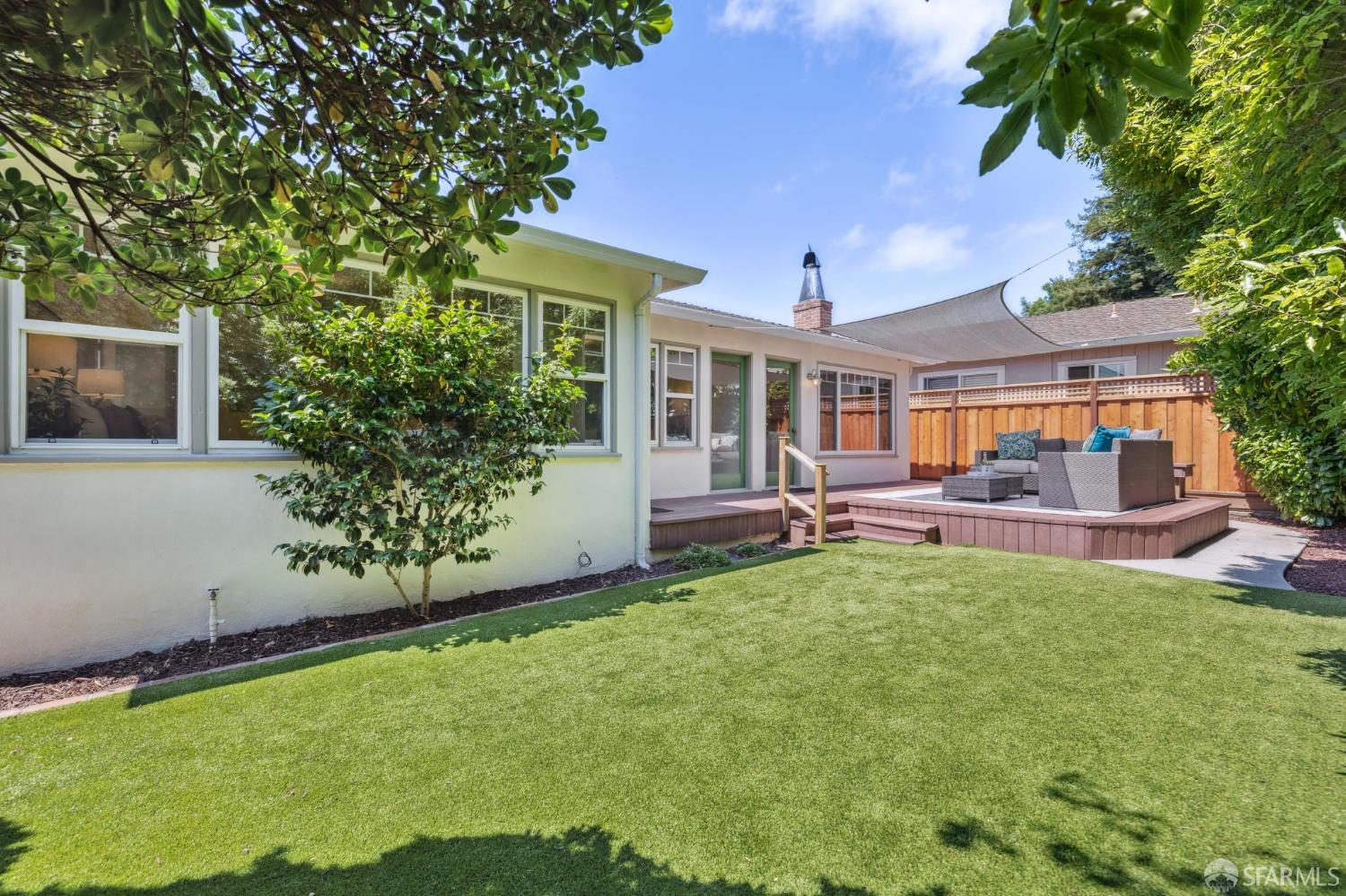 Detail Gallery Image 66 of 71 For 885 Elm St, San Carlos,  CA 94070 - 3 Beds | 2 Baths