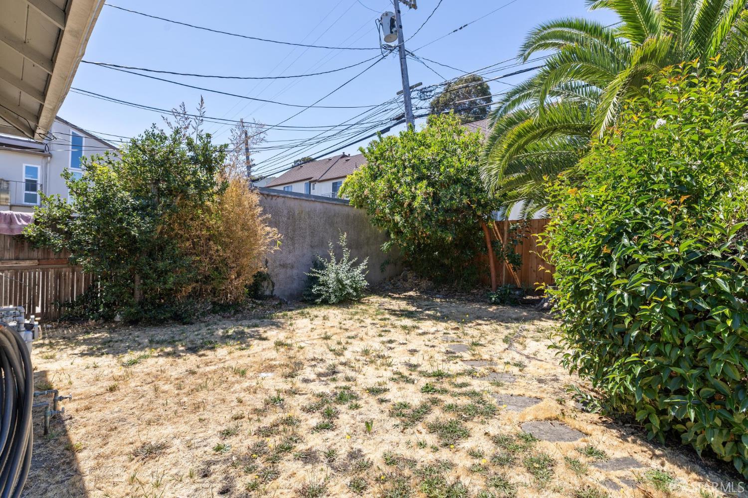 Detail Gallery Image 63 of 76 For 1115 Capuchino Ave, Burlingame,  CA 94010 - 4 Beds | 2 Baths
