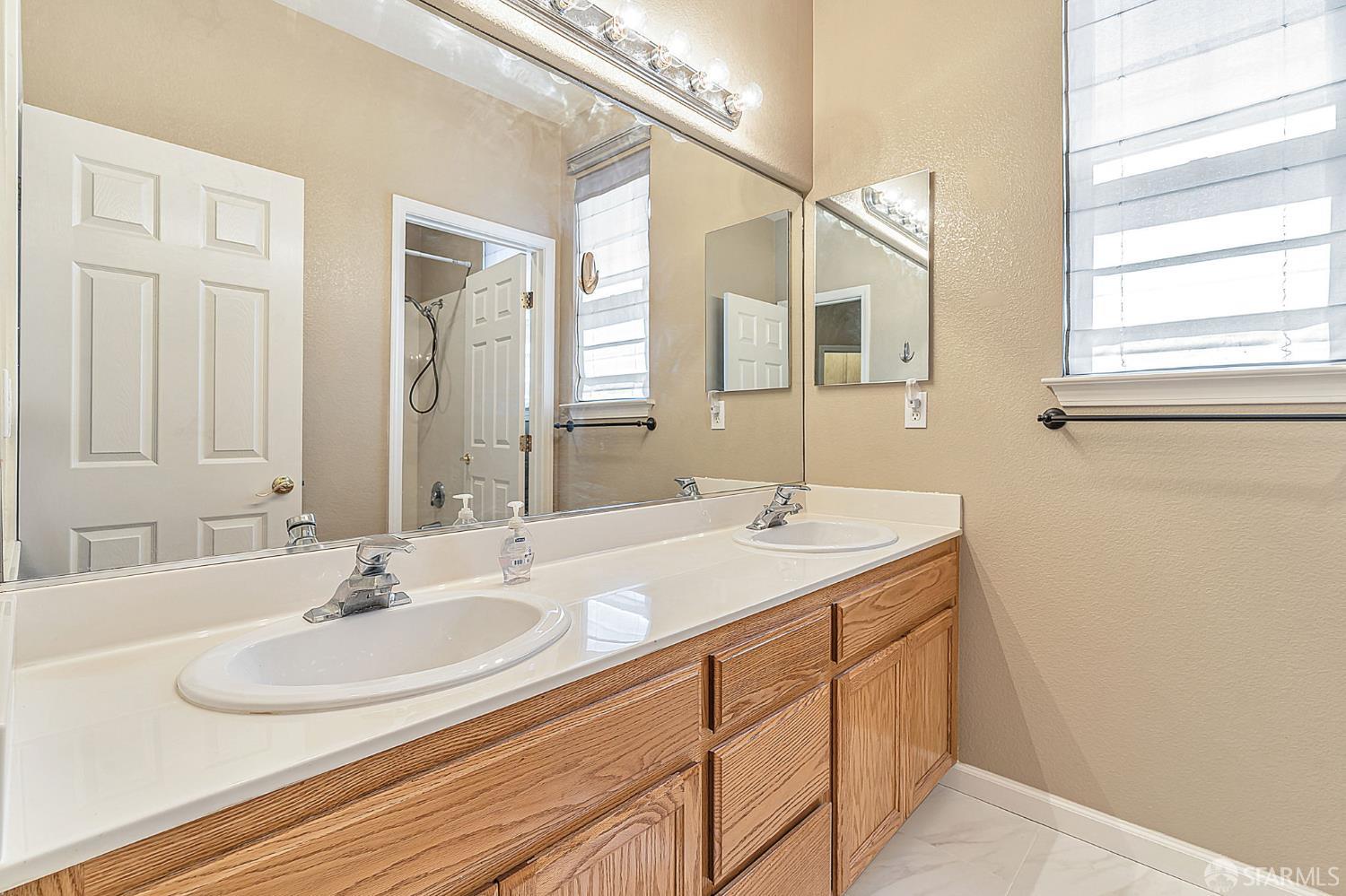 Detail Gallery Image 35 of 50 For 2415 Crystal Way, Antioch,  CA 94531 - 4 Beds | 2/1 Baths