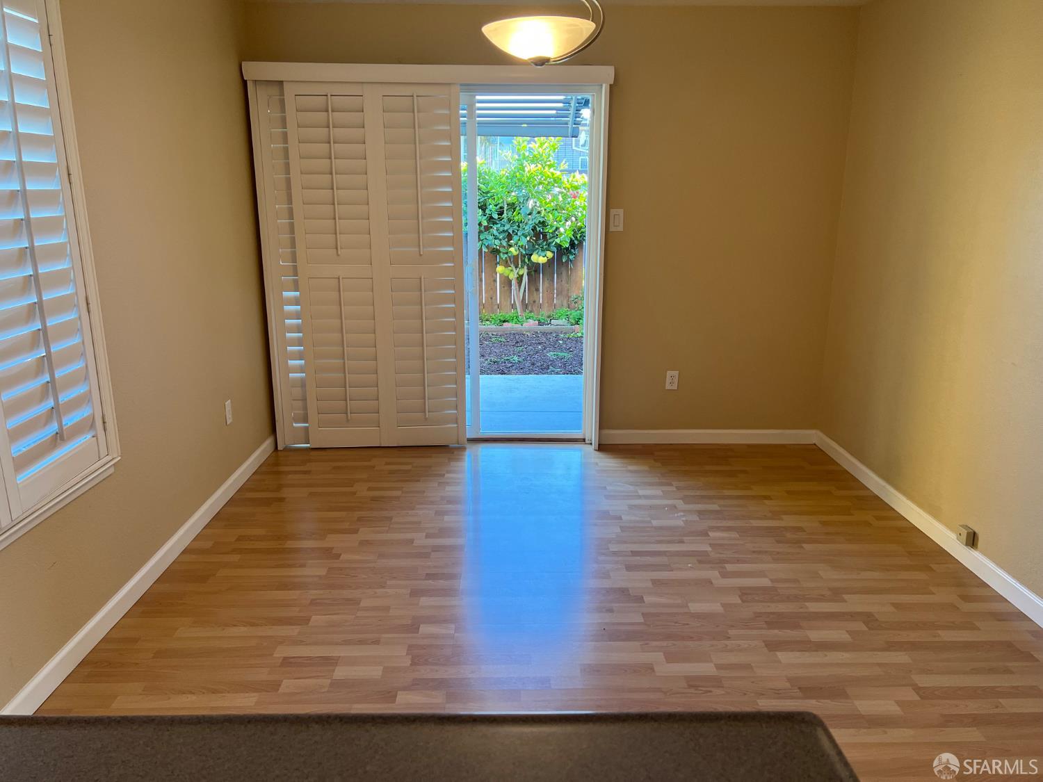 Detail Gallery Image 8 of 19 For 3131 Somerset Ave, Castro Valley,  CA 94546 - 3 Beds | 2/1 Baths