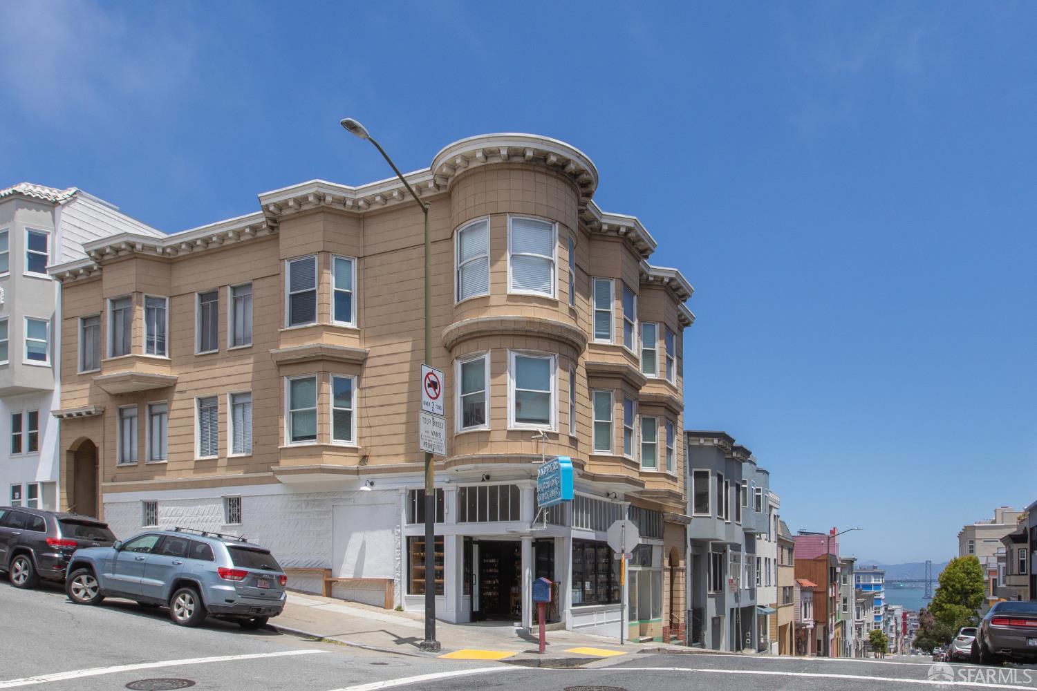 Detail Gallery Image 5 of 10 For 1192 Pacific Ave, San Francisco,  CA 94133 - – Beds | – Baths