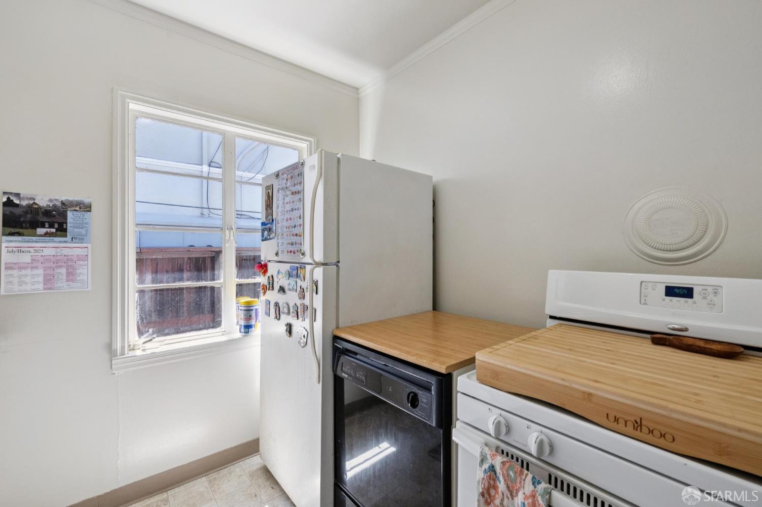 Detail Gallery Image 53 of 76 For 1115 Capuchino Ave, Burlingame,  CA 94010 - 4 Beds | 2 Baths