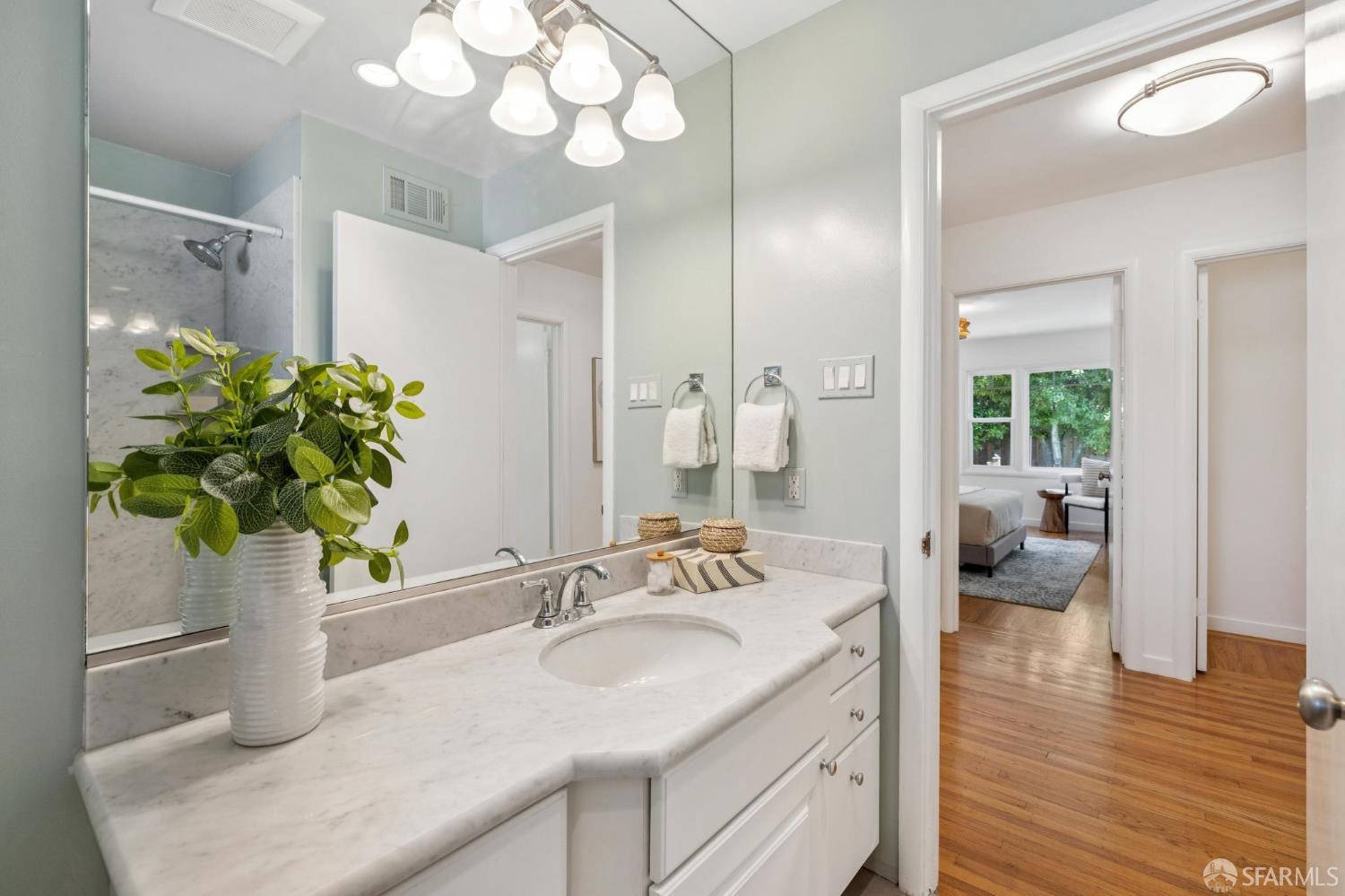 Detail Gallery Image 48 of 71 For 885 Elm St, San Carlos,  CA 94070 - 3 Beds | 2 Baths