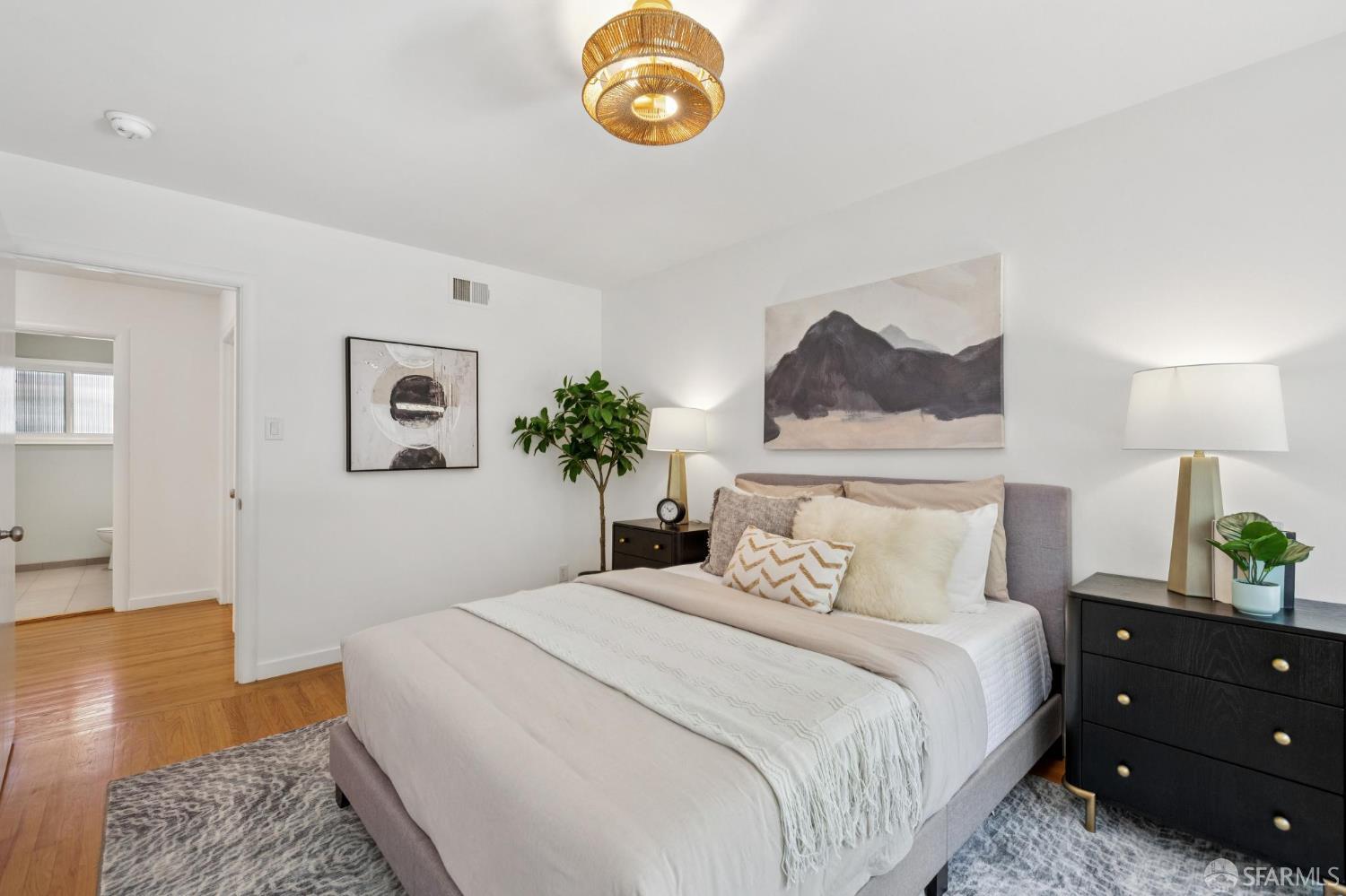 Detail Gallery Image 43 of 71 For 885 Elm St, San Carlos,  CA 94070 - 3 Beds | 2 Baths