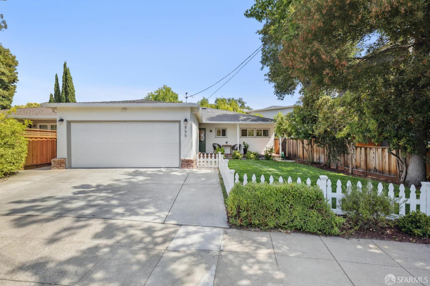 Detail Gallery Image 2 of 71 For 885 Elm St, San Carlos,  CA 94070 - 3 Beds | 2 Baths