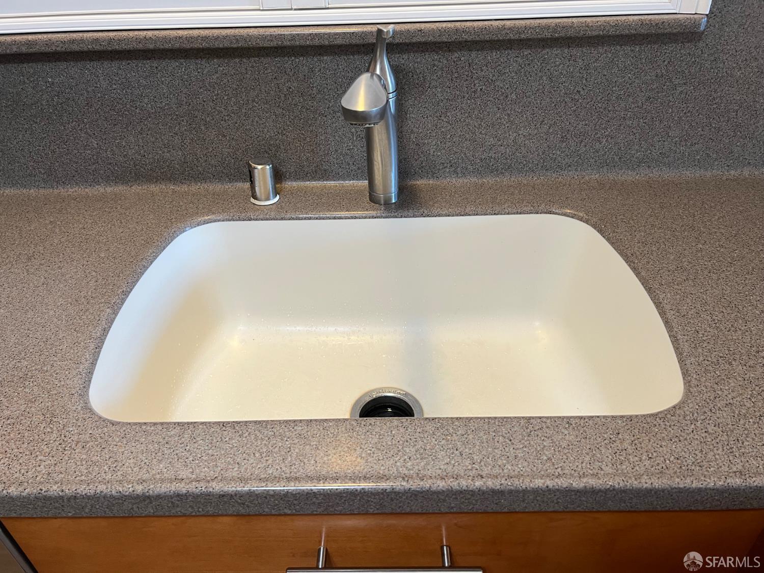 Detail Gallery Image 7 of 19 For 3131 Somerset Ave, Castro Valley,  CA 94546 - 3 Beds | 2/1 Baths