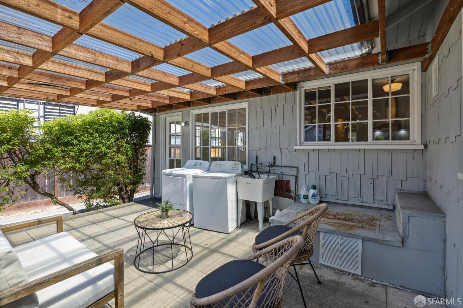 Detail Gallery Image 41 of 76 For 1115 Capuchino Ave, Burlingame,  CA 94010 - 4 Beds | 2 Baths