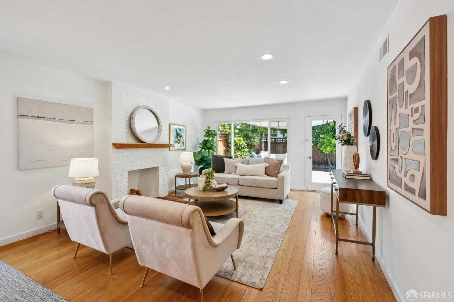 Detail Gallery Image 12 of 71 For 885 Elm St, San Carlos,  CA 94070 - 3 Beds | 2 Baths