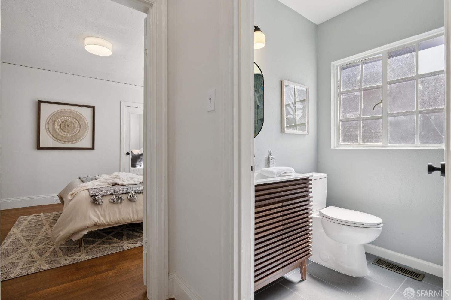 Detail Gallery Image 31 of 76 For 1115 Capuchino Ave, Burlingame,  CA 94010 - 4 Beds | 2 Baths
