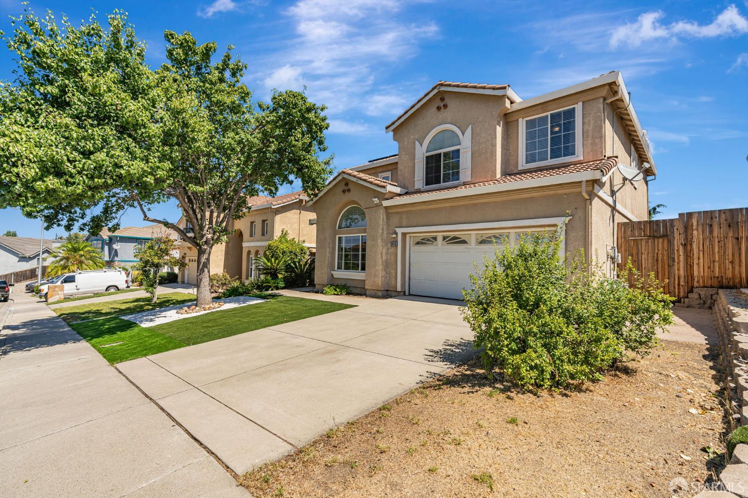 Detail Gallery Image 4 of 50 For 2415 Crystal Way, Antioch,  CA 94531 - 4 Beds | 2/1 Baths
