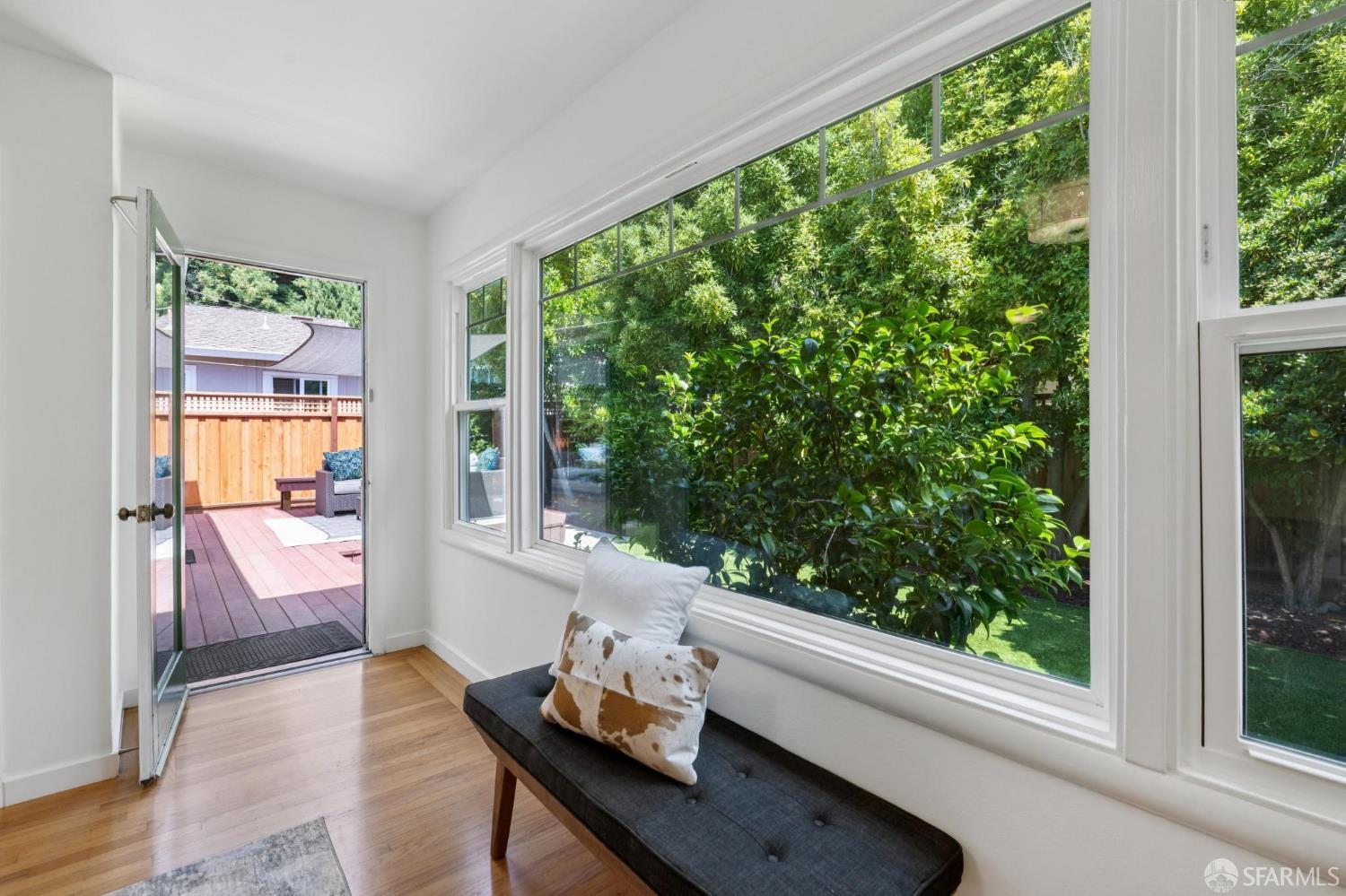 Detail Gallery Image 40 of 71 For 885 Elm St, San Carlos,  CA 94070 - 3 Beds | 2 Baths