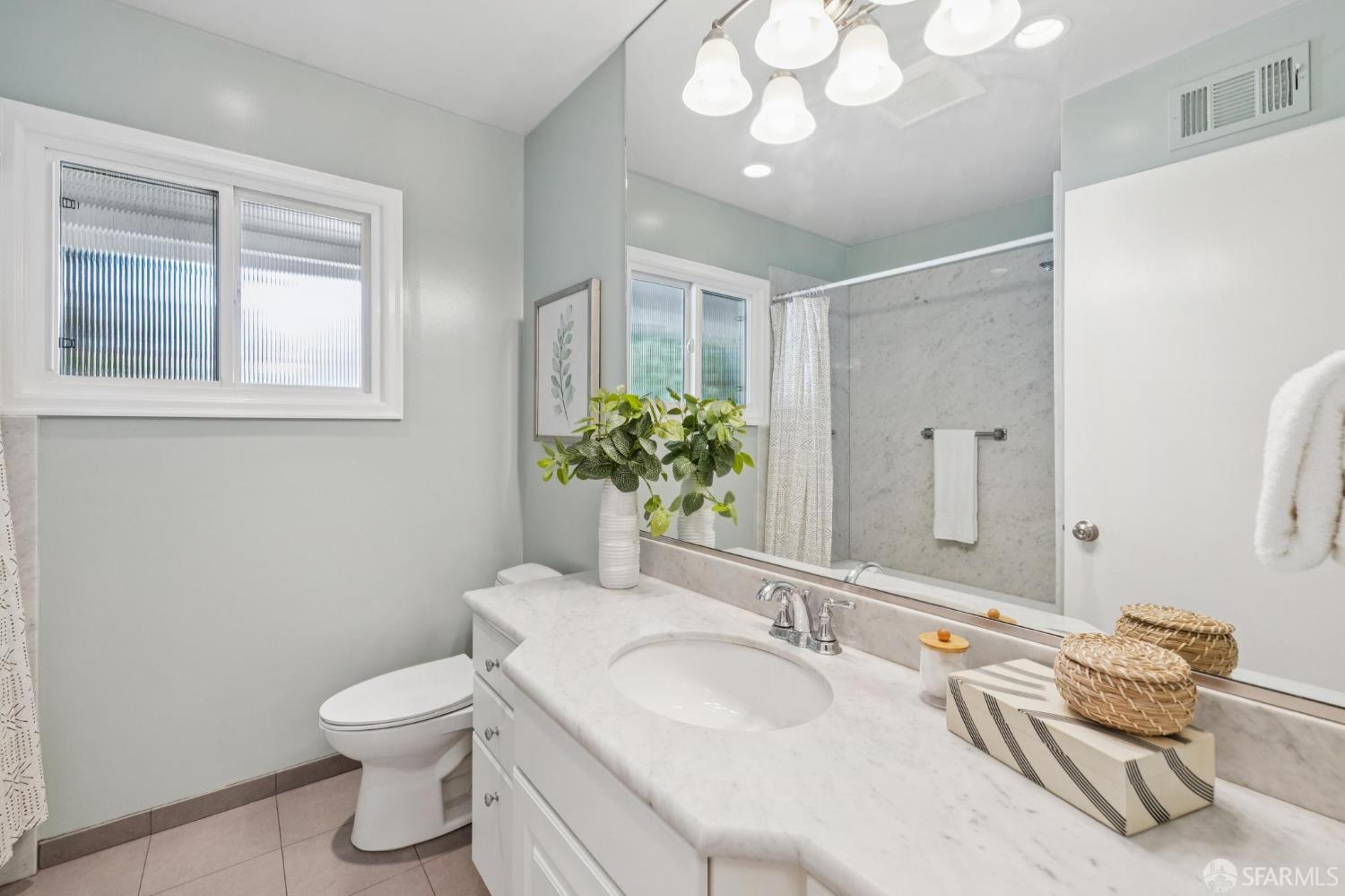 Detail Gallery Image 49 of 71 For 885 Elm St, San Carlos,  CA 94070 - 3 Beds | 2 Baths