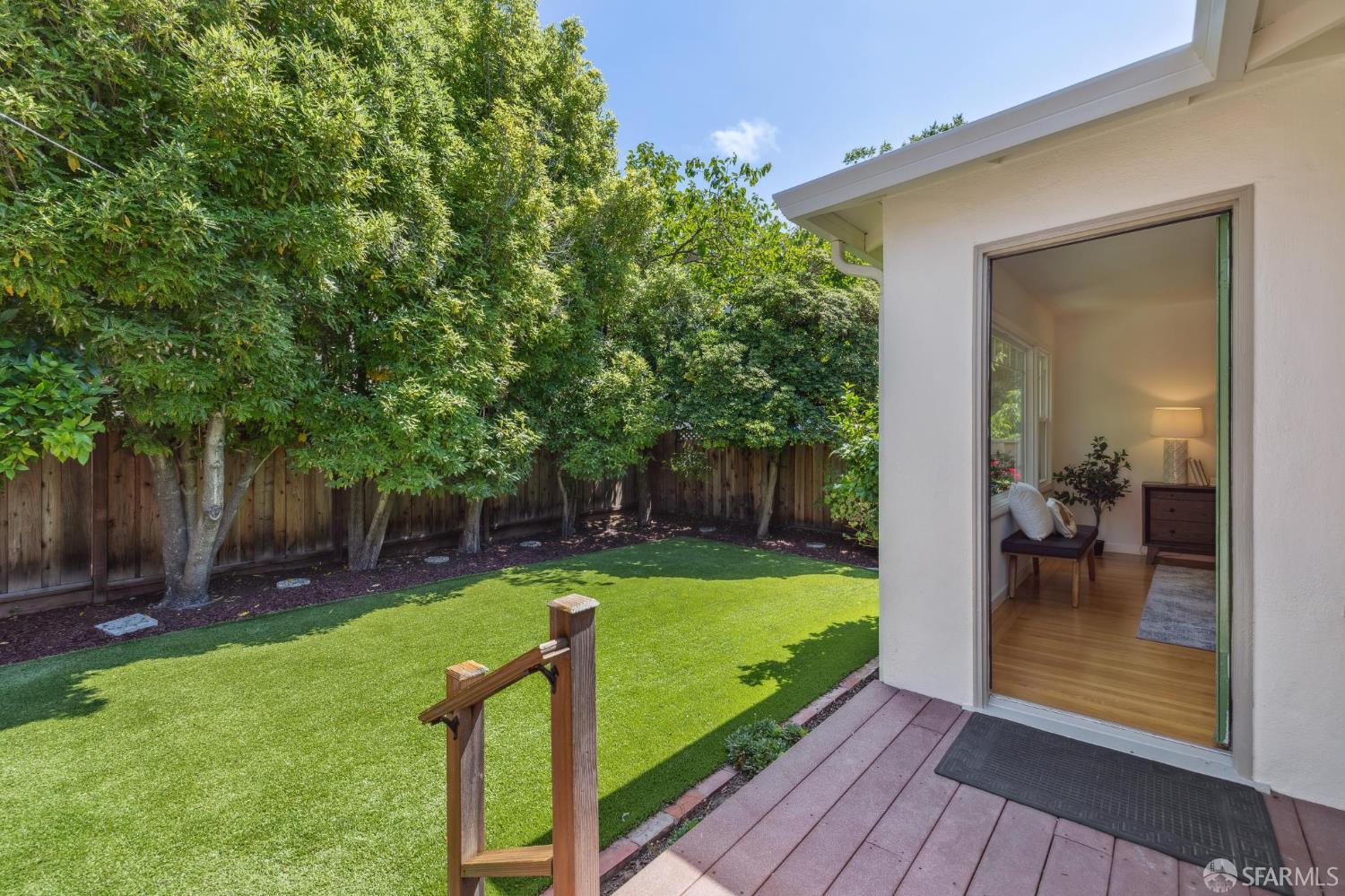 Detail Gallery Image 41 of 71 For 885 Elm St, San Carlos,  CA 94070 - 3 Beds | 2 Baths