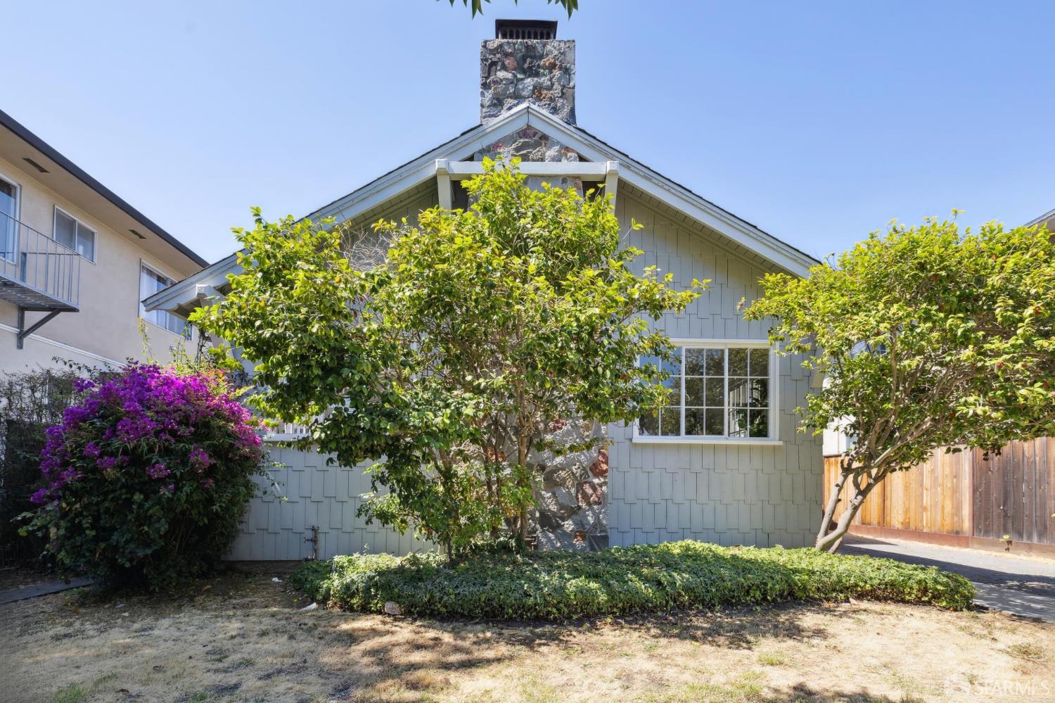 Detail Gallery Image 68 of 76 For 1115 Capuchino Ave, Burlingame,  CA 94010 - 4 Beds | 2 Baths