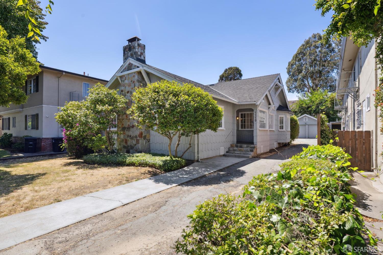Detail Gallery Image 1 of 76 For 1115 Capuchino Ave, Burlingame,  CA 94010 - 4 Beds | 2 Baths