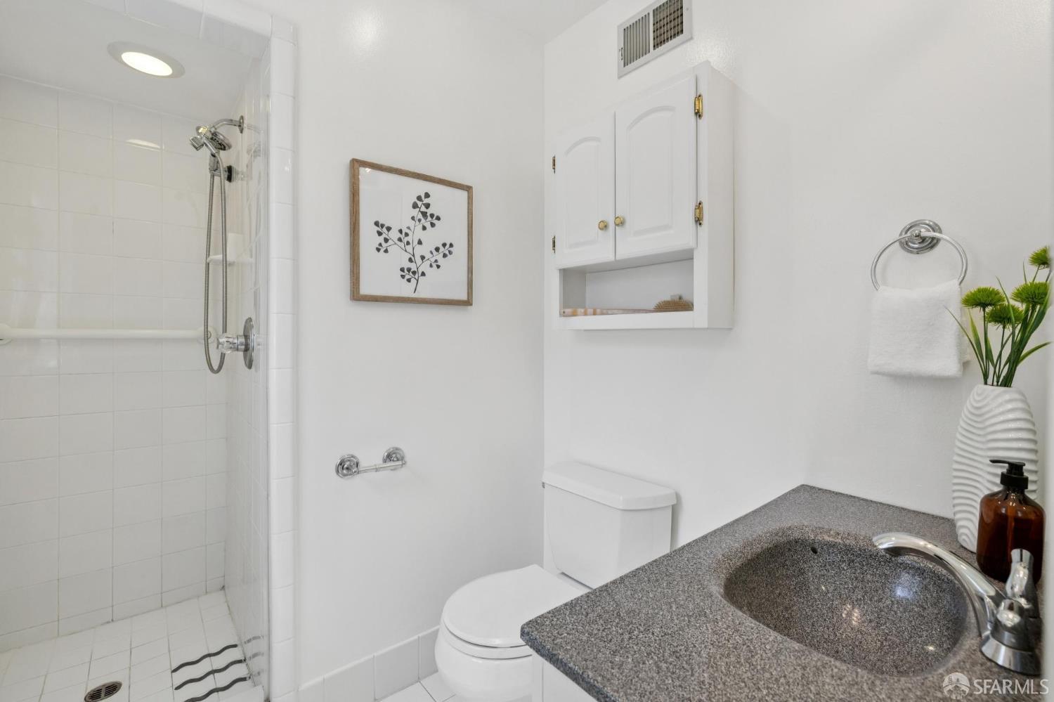 Detail Gallery Image 37 of 71 For 885 Elm St, San Carlos,  CA 94070 - 3 Beds | 2 Baths