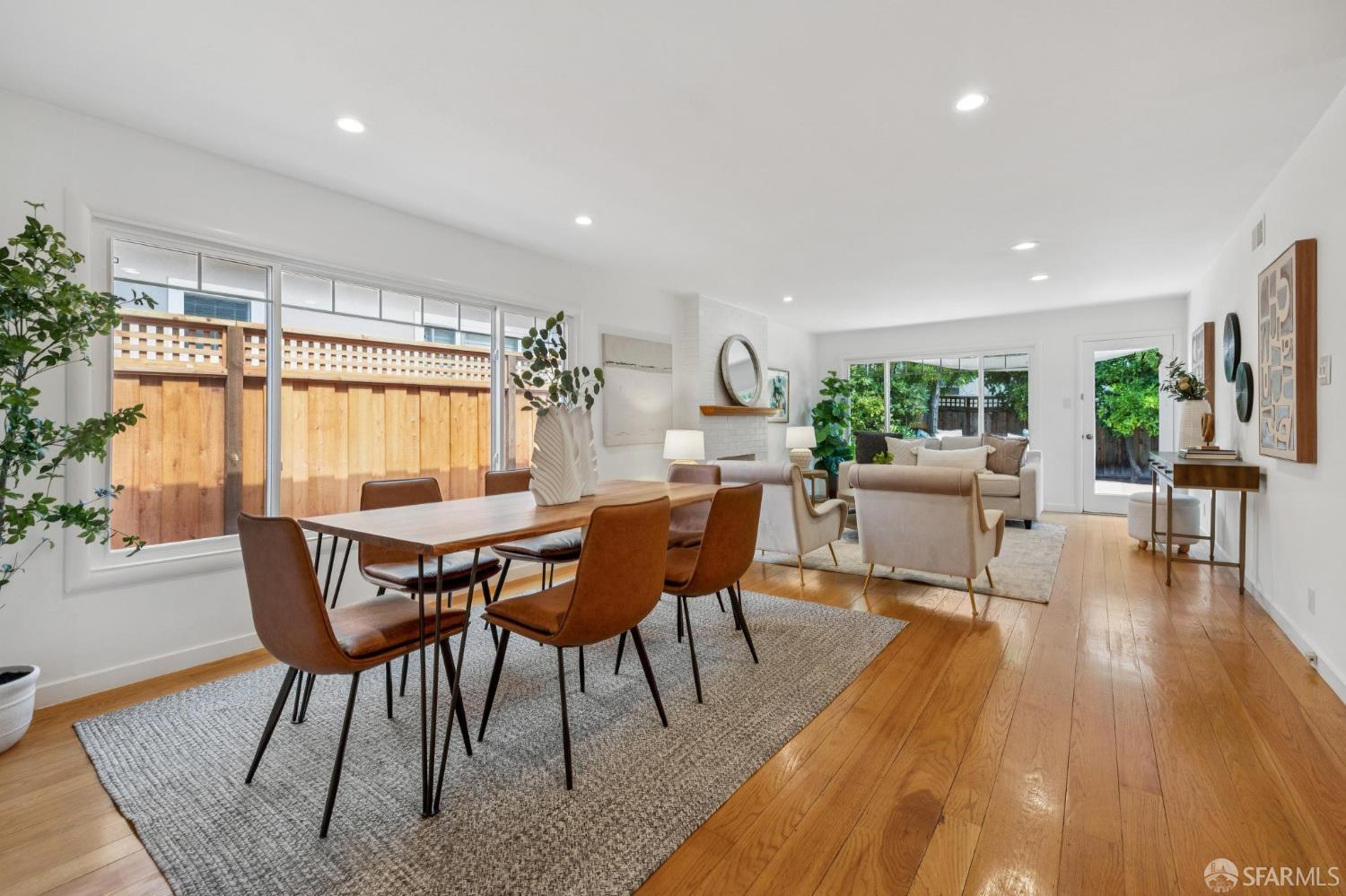 Detail Gallery Image 21 of 71 For 885 Elm St, San Carlos,  CA 94070 - 3 Beds | 2 Baths