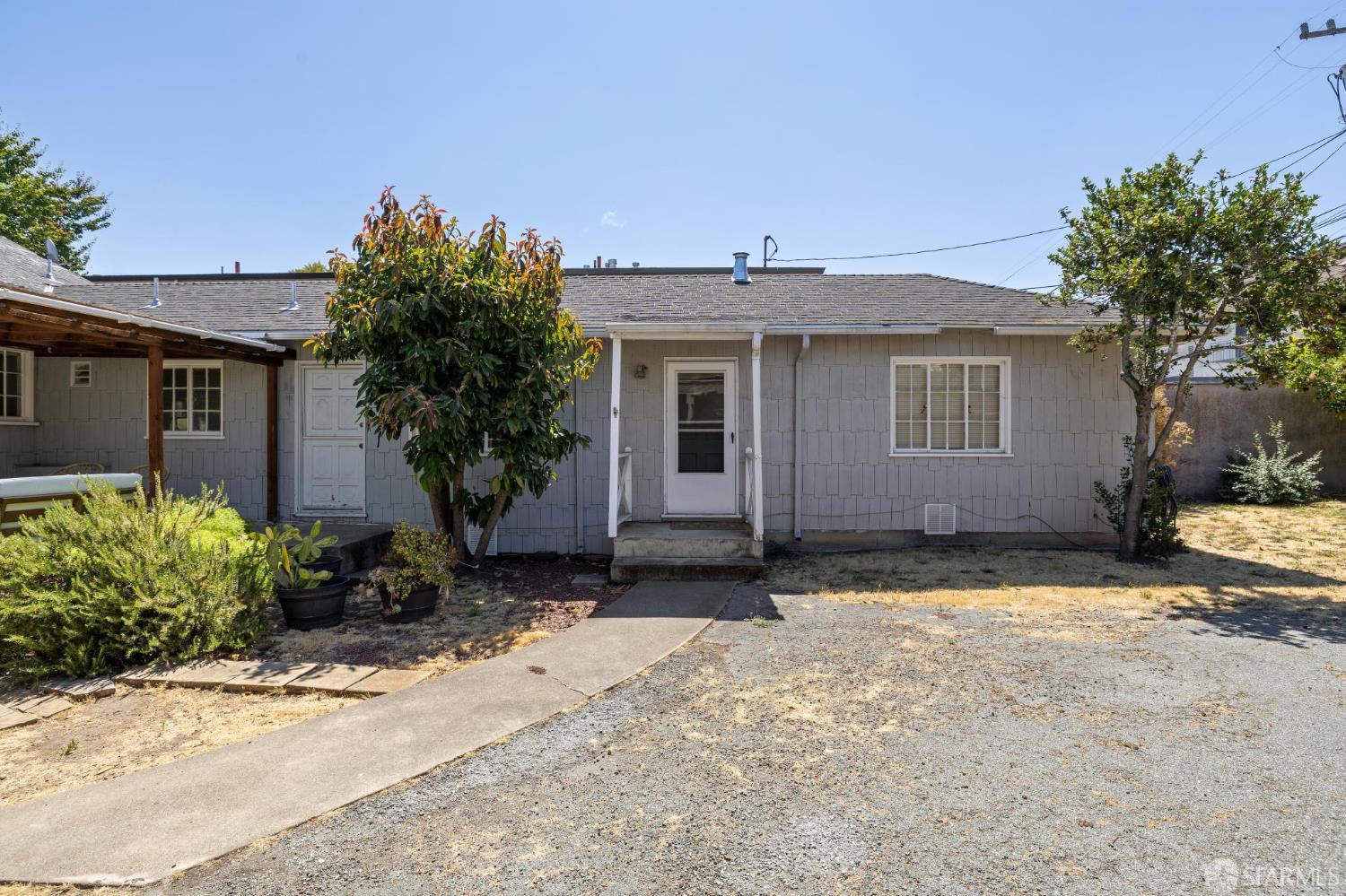 Detail Gallery Image 46 of 76 For 1115 Capuchino Ave, Burlingame,  CA 94010 - 4 Beds | 2 Baths
