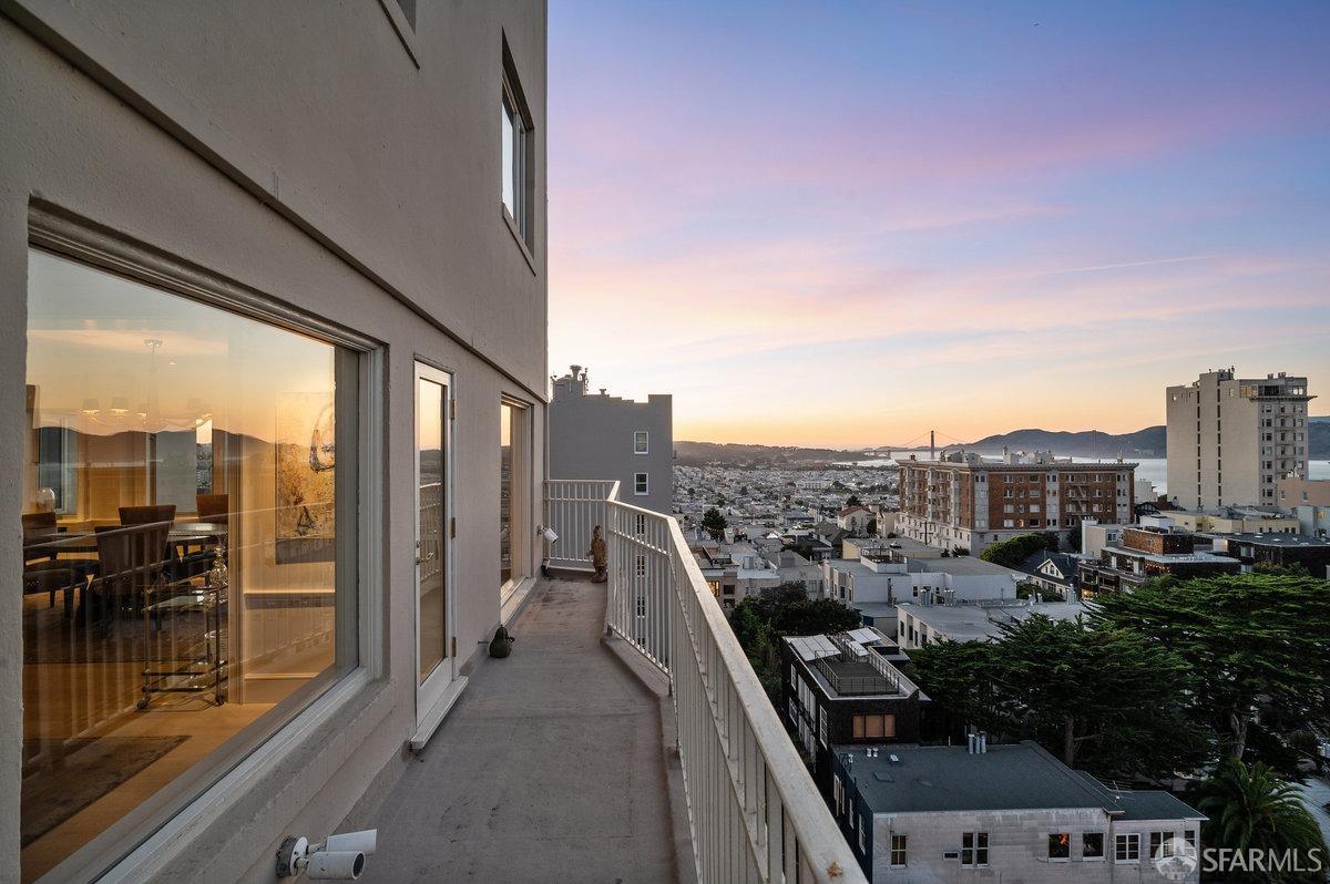 Photo #4: 425059424 Listing 