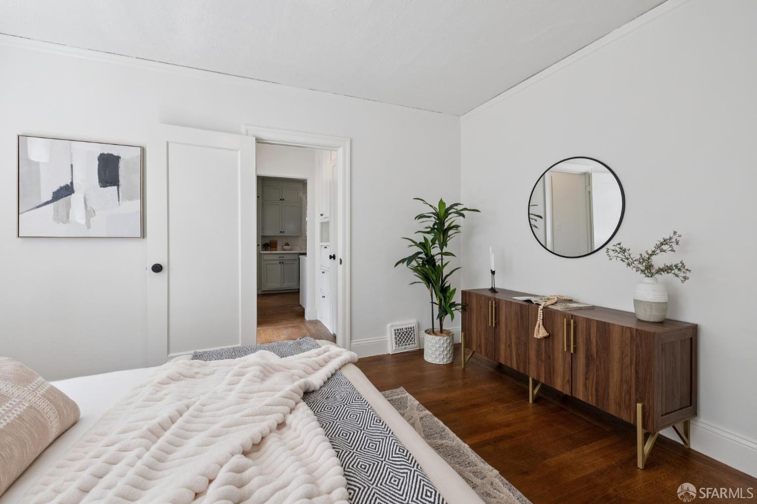 Detail Gallery Image 29 of 76 For 1115 Capuchino Ave, Burlingame,  CA 94010 - 4 Beds | 2 Baths