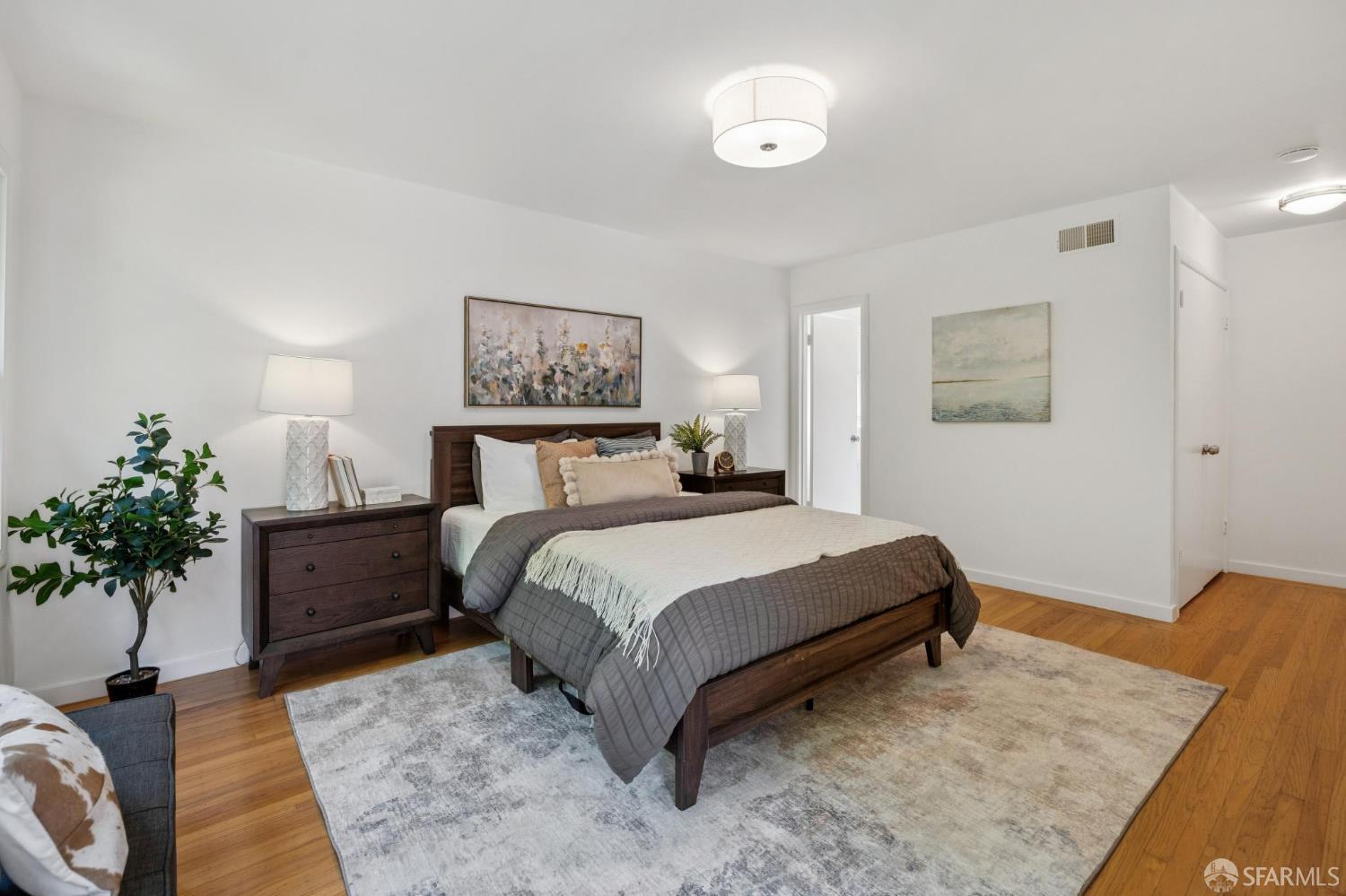 Detail Gallery Image 34 of 71 For 885 Elm St, San Carlos,  CA 94070 - 3 Beds | 2 Baths