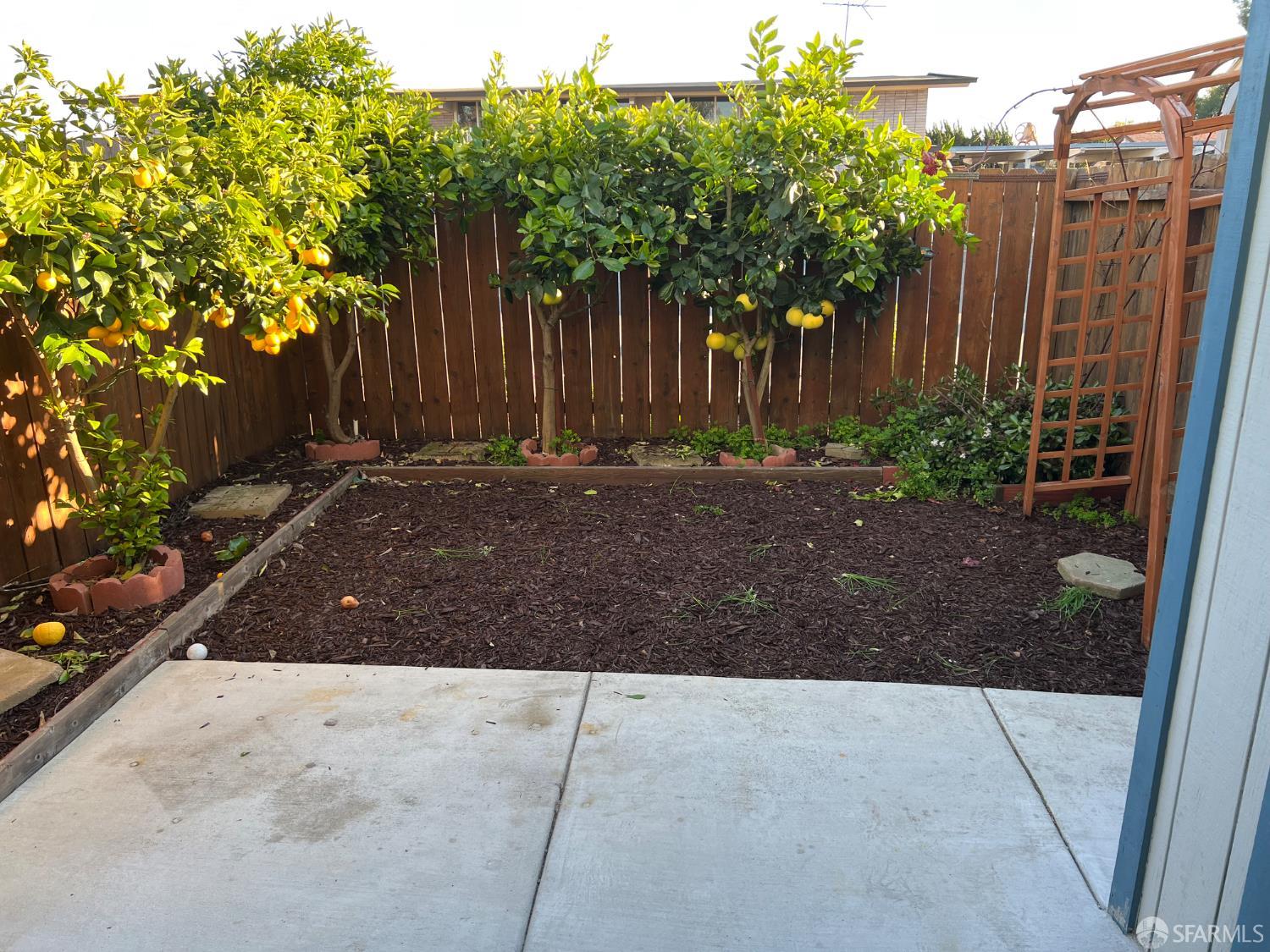 Detail Gallery Image 19 of 19 For 3131 Somerset Ave, Castro Valley,  CA 94546 - 3 Beds | 2/1 Baths