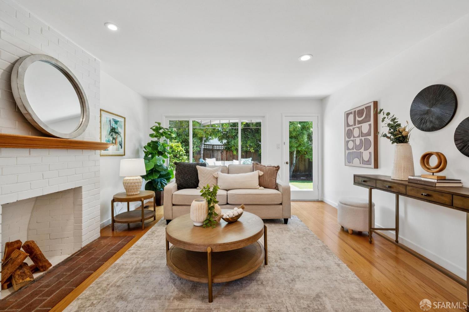 Detail Gallery Image 14 of 71 For 885 Elm St, San Carlos,  CA 94070 - 3 Beds | 2 Baths