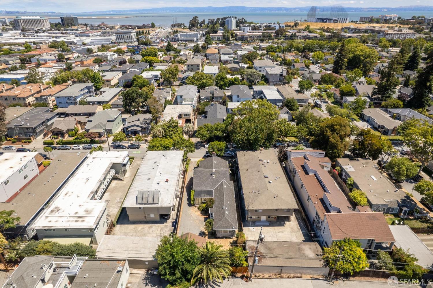 Detail Gallery Image 74 of 76 For 1115 Capuchino Ave, Burlingame,  CA 94010 - 4 Beds | 2 Baths