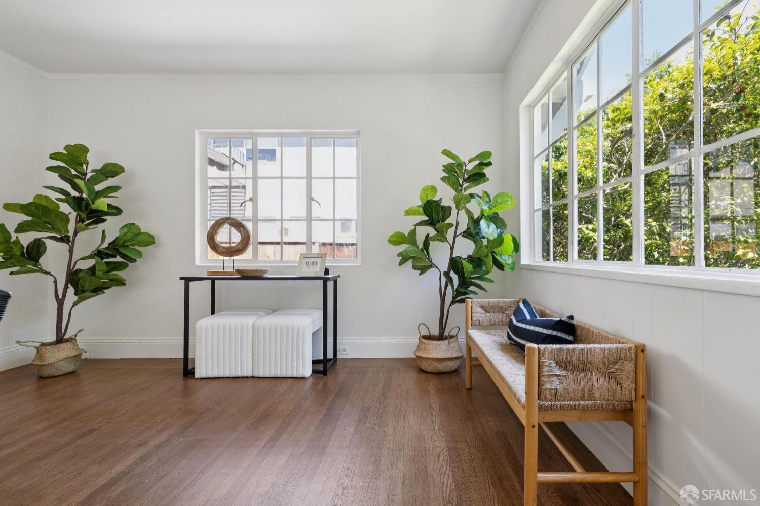 Detail Gallery Image 9 of 76 For 1115 Capuchino Ave, Burlingame,  CA 94010 - 4 Beds | 2 Baths