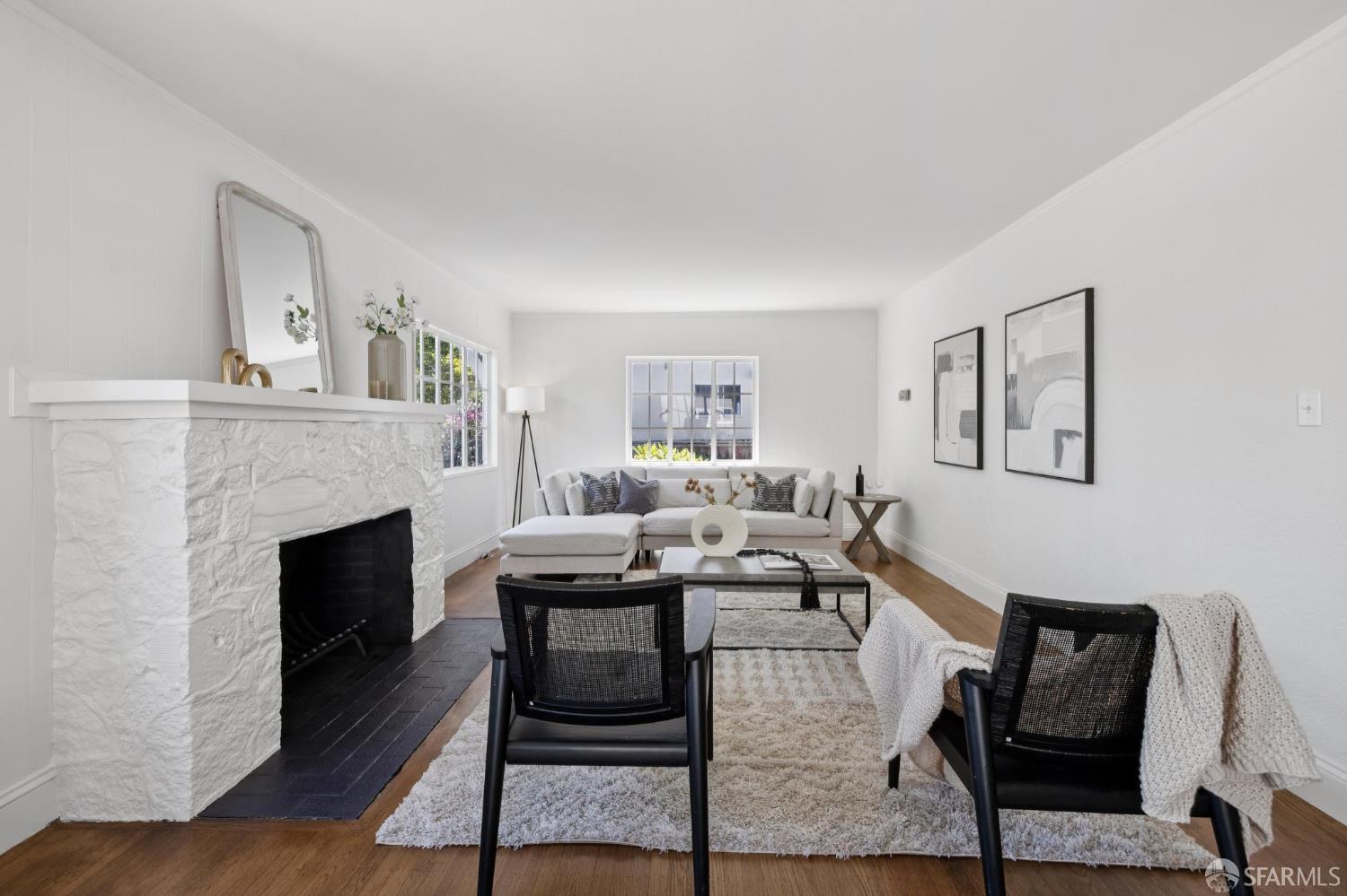 Detail Gallery Image 4 of 76 For 1115 Capuchino Ave, Burlingame,  CA 94010 - 4 Beds | 2 Baths