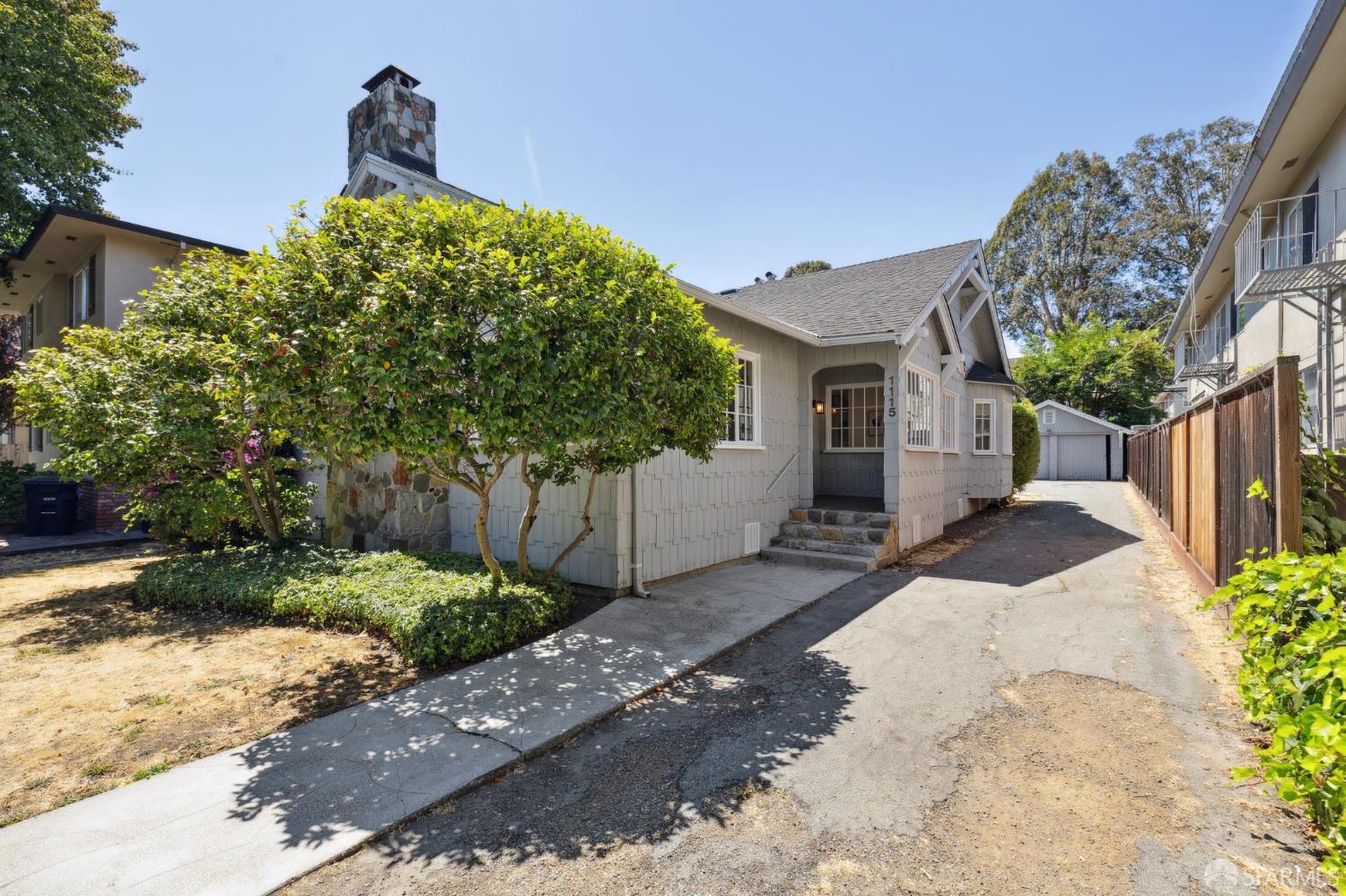 Detail Gallery Image 66 of 76 For 1115 Capuchino Ave, Burlingame,  CA 94010 - 4 Beds | 2 Baths