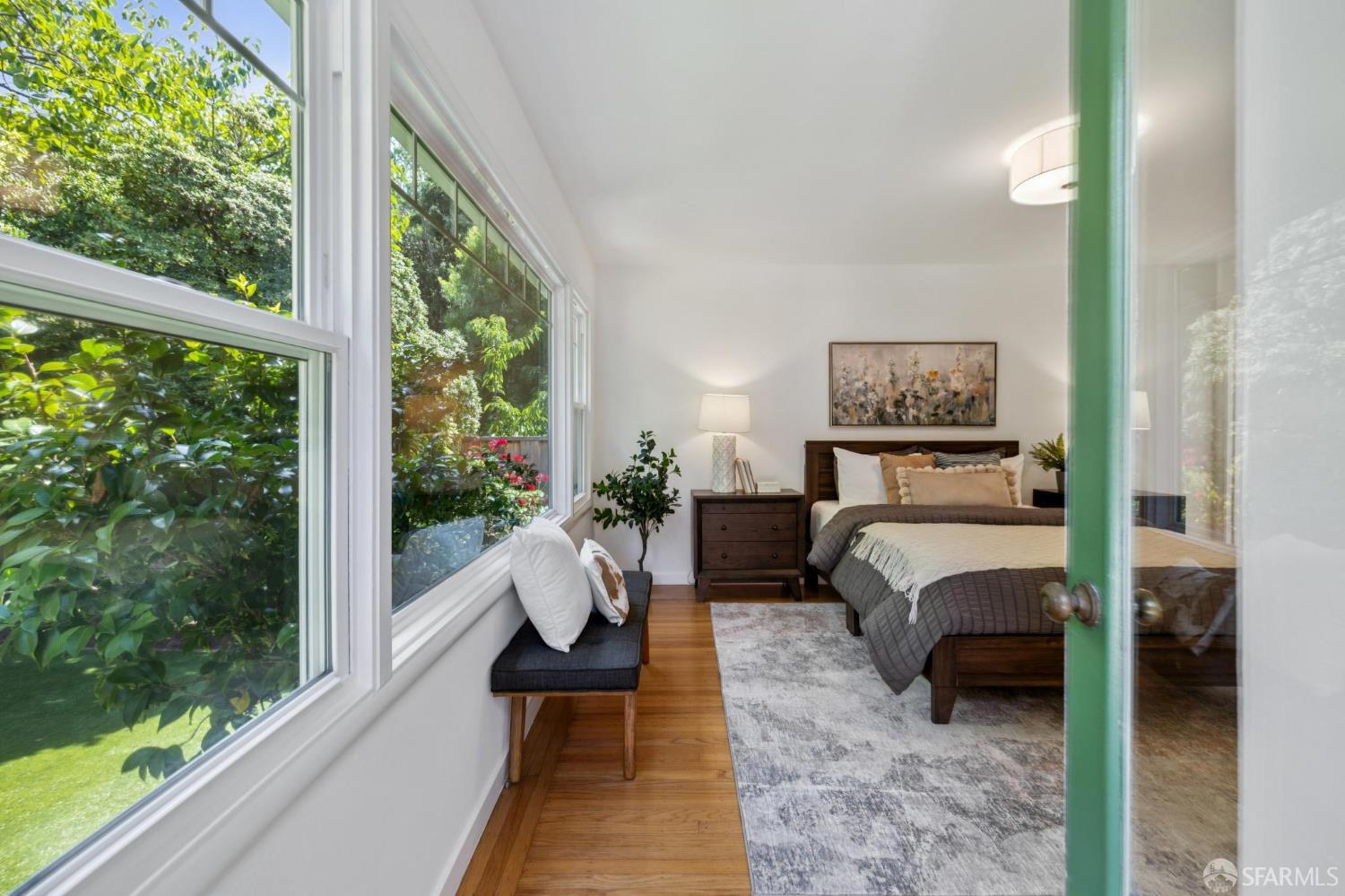 Detail Gallery Image 39 of 71 For 885 Elm St, San Carlos,  CA 94070 - 3 Beds | 2 Baths