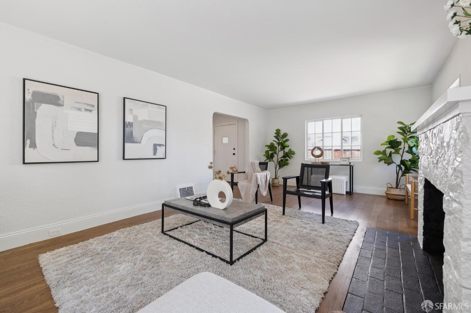 Detail Gallery Image 8 of 76 For 1115 Capuchino Ave, Burlingame,  CA 94010 - 4 Beds | 2 Baths