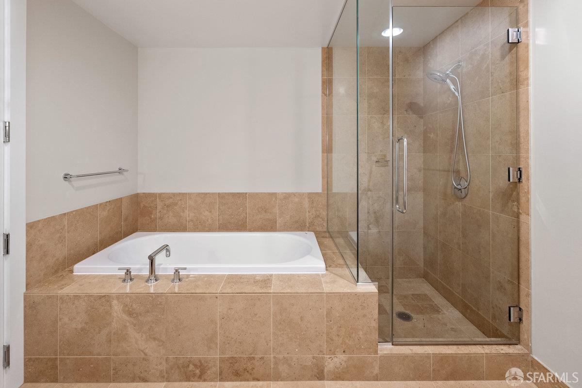 Photo #16: 425059471 Listing: Photo #16