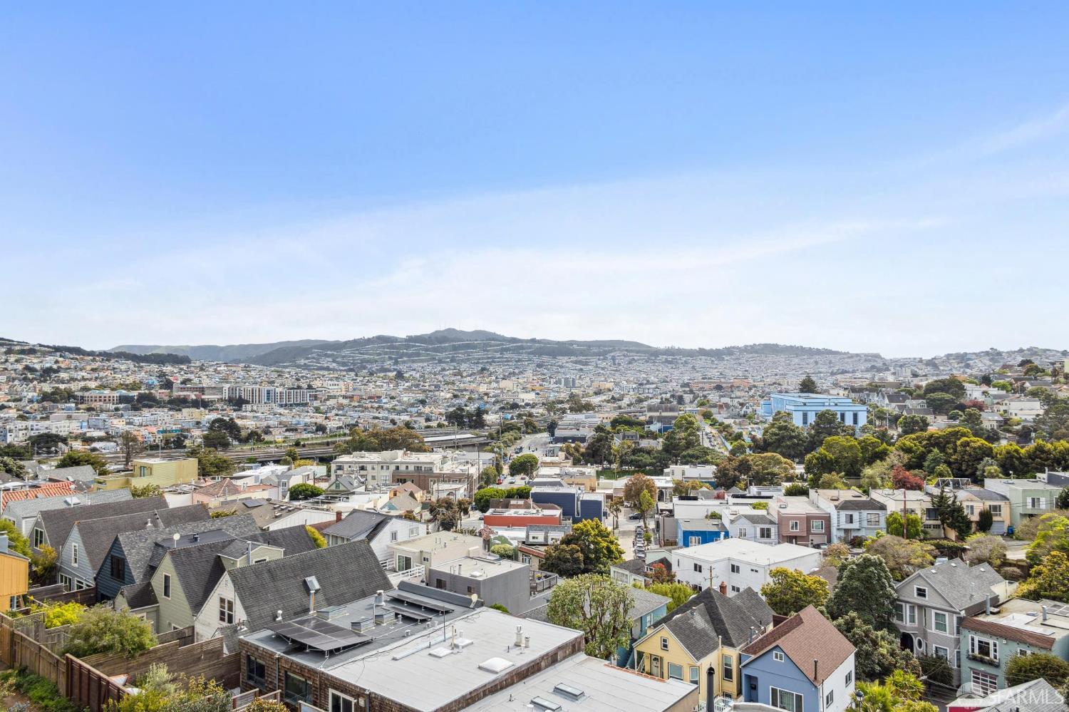 Detail Gallery Image 3 of 20 For 43 Sussex St, San Francisco,  CA 94131 - 2 Beds | 1/1 Baths