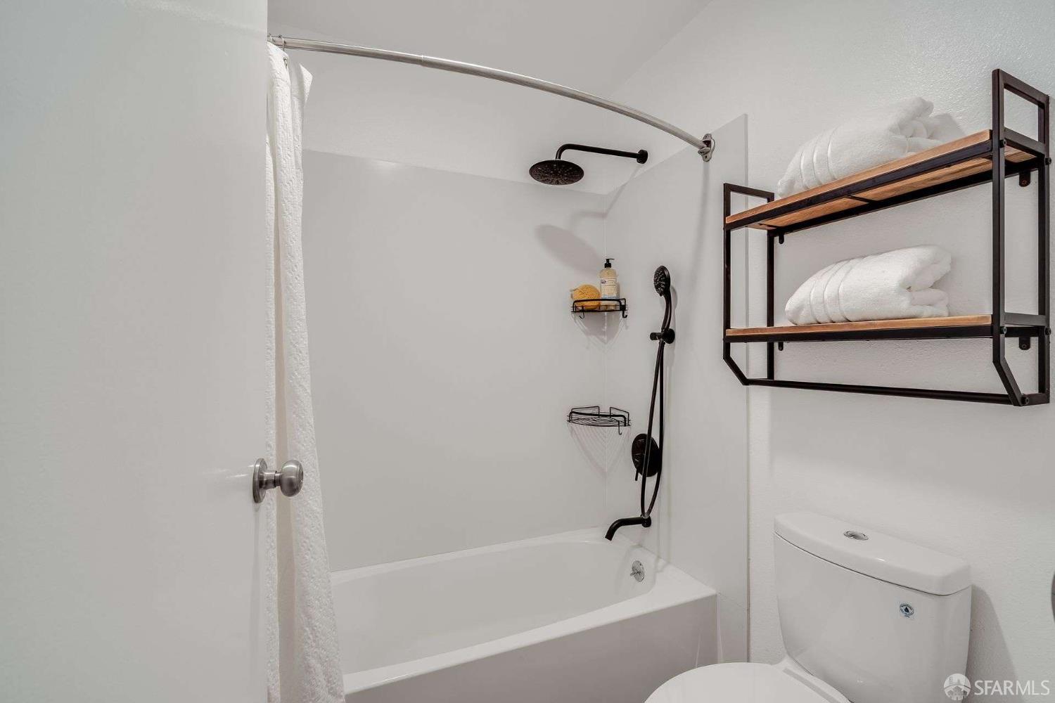 Photo #16: 425058689 Listing: Photo #16